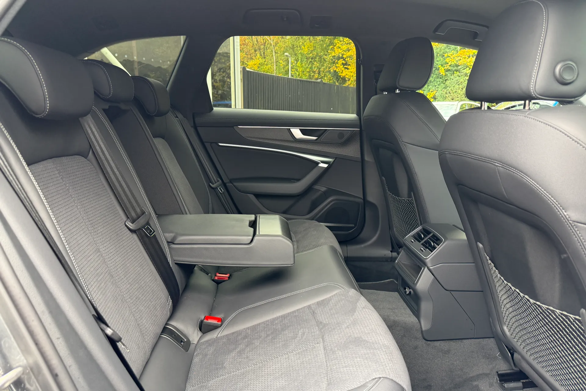 Audi A6 thumbnail image number 39