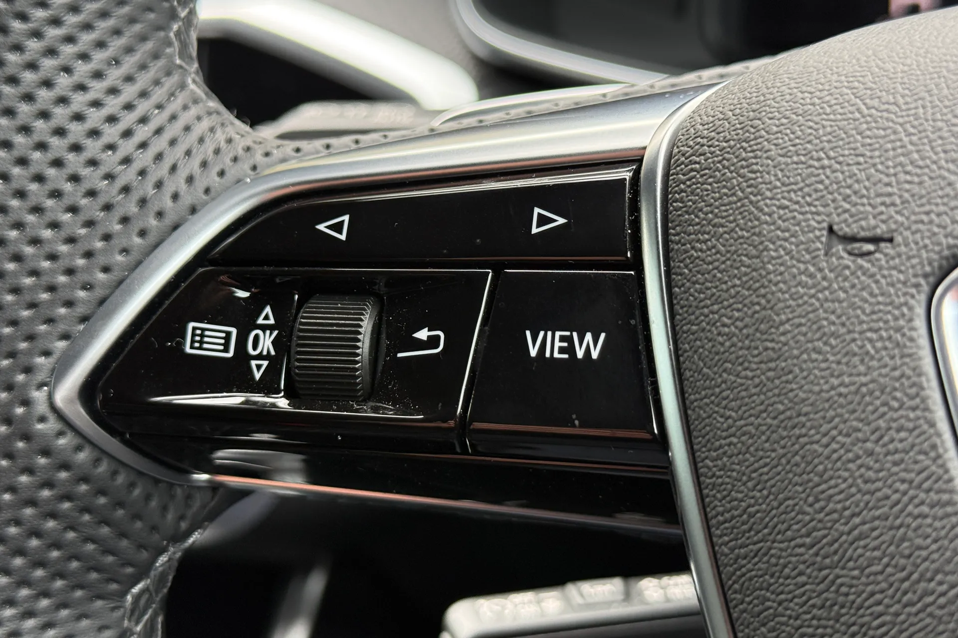 Audi A6 thumbnail image number 15