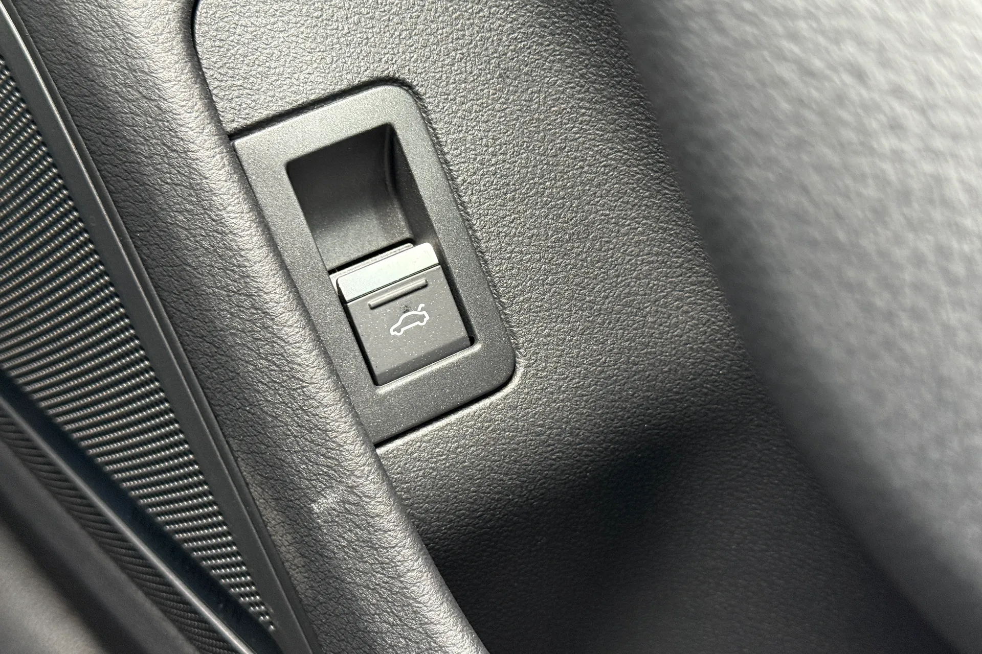 Audi A6 thumbnail image number 26