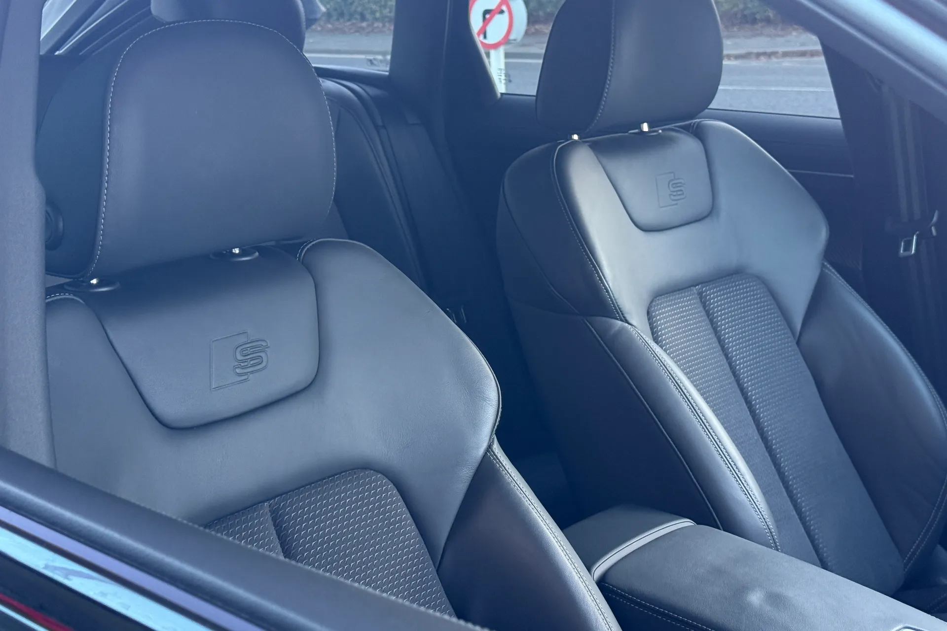 Audi A6 thumbnail image number 40