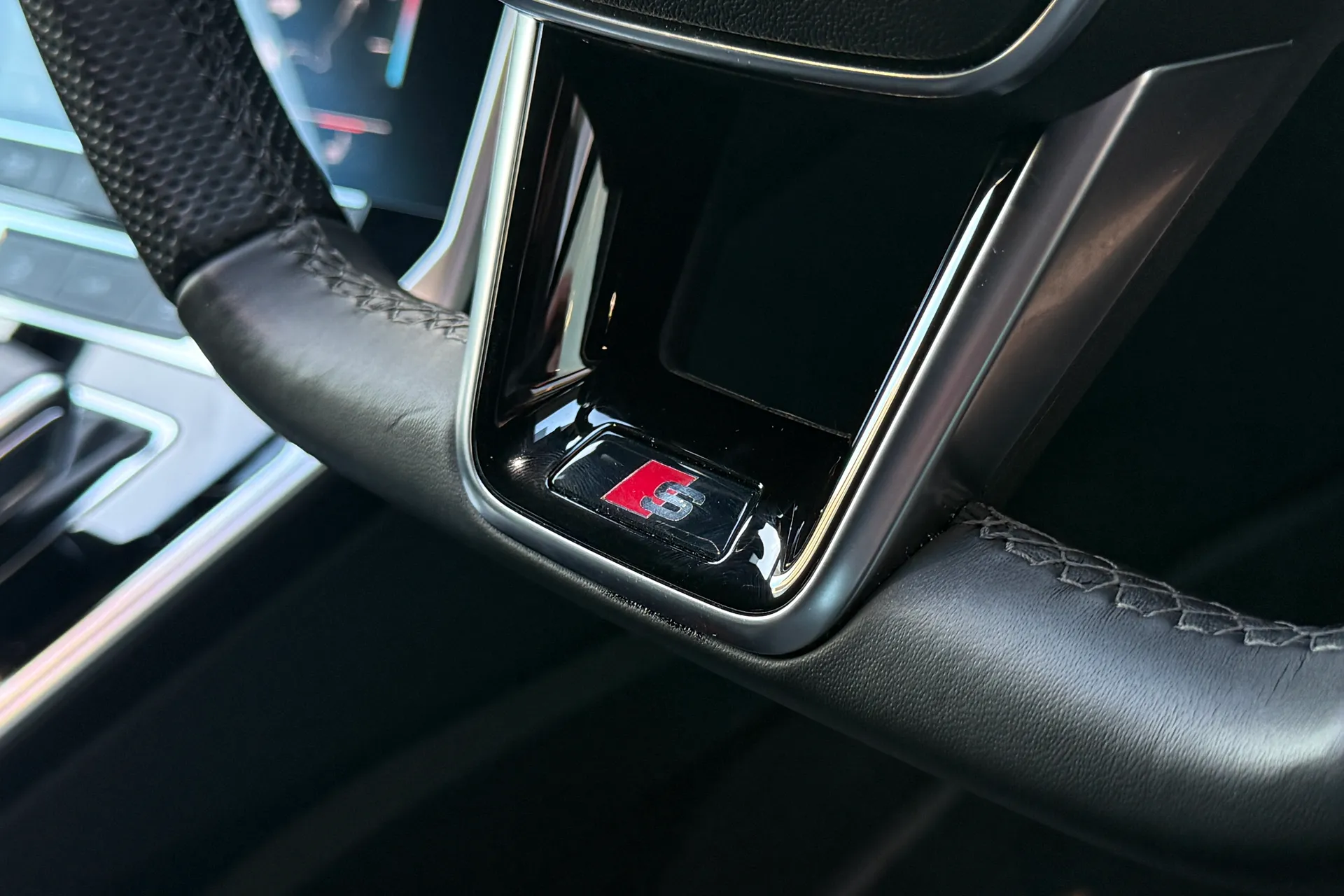 Audi A6 thumbnail image number 35