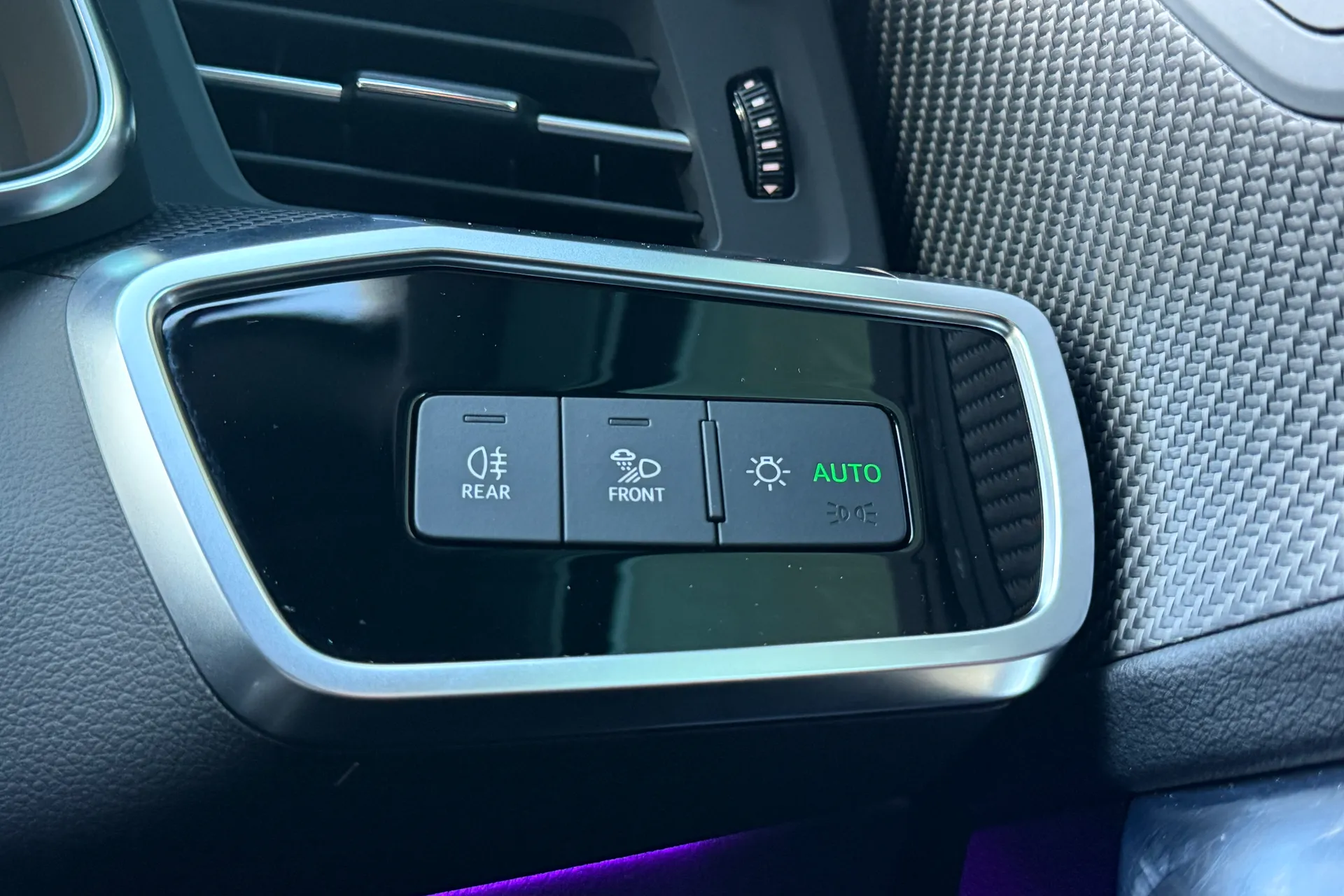 Audi A6 thumbnail image number 30