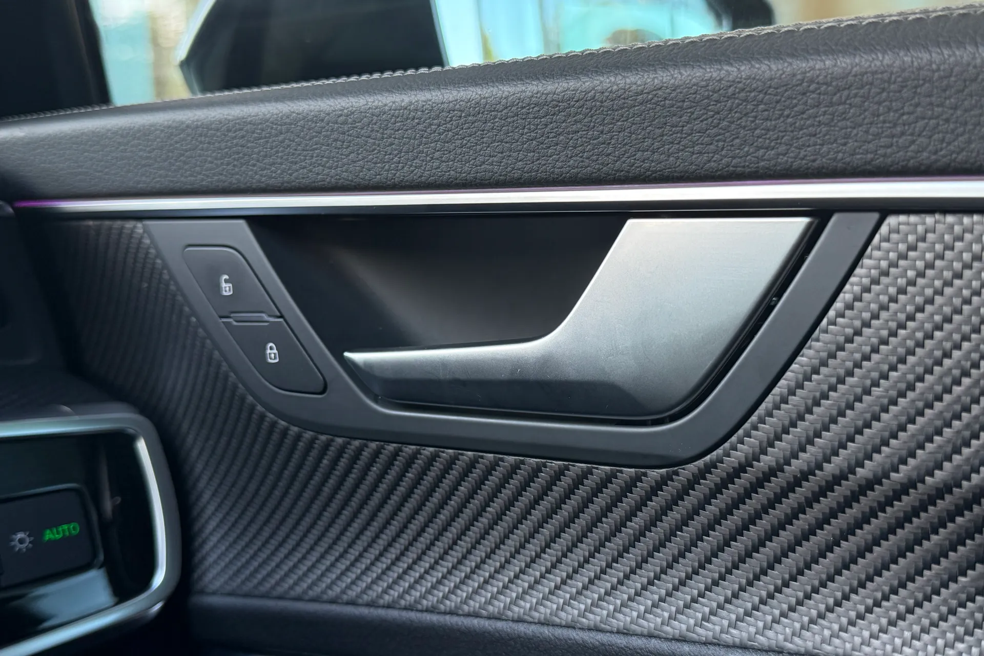 Audi A6 thumbnail image number 31