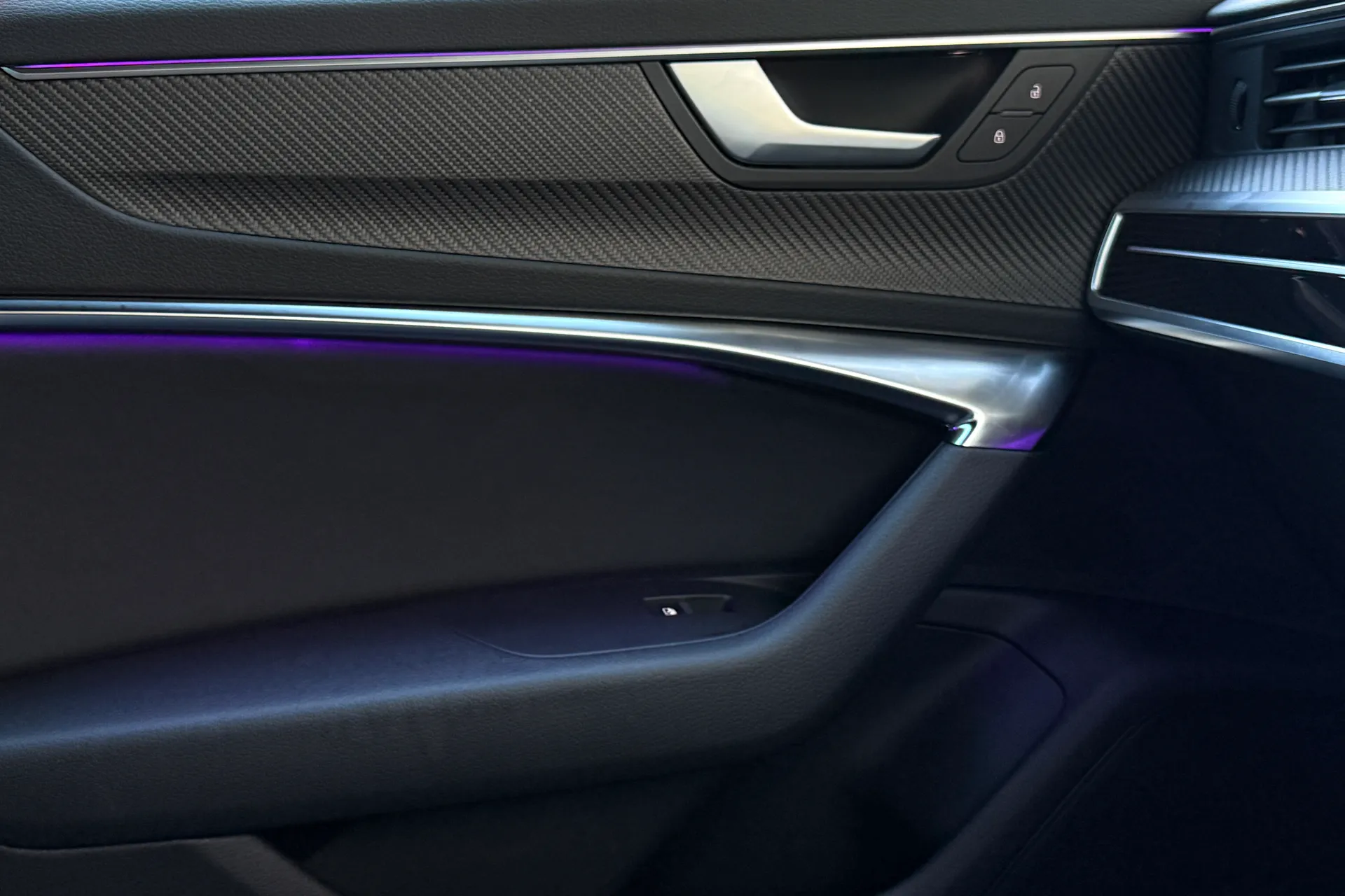 Audi A6 thumbnail image number 24