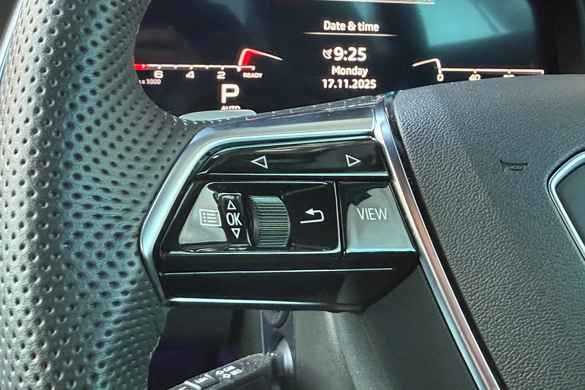 Audi A6 thumbnail image number 27