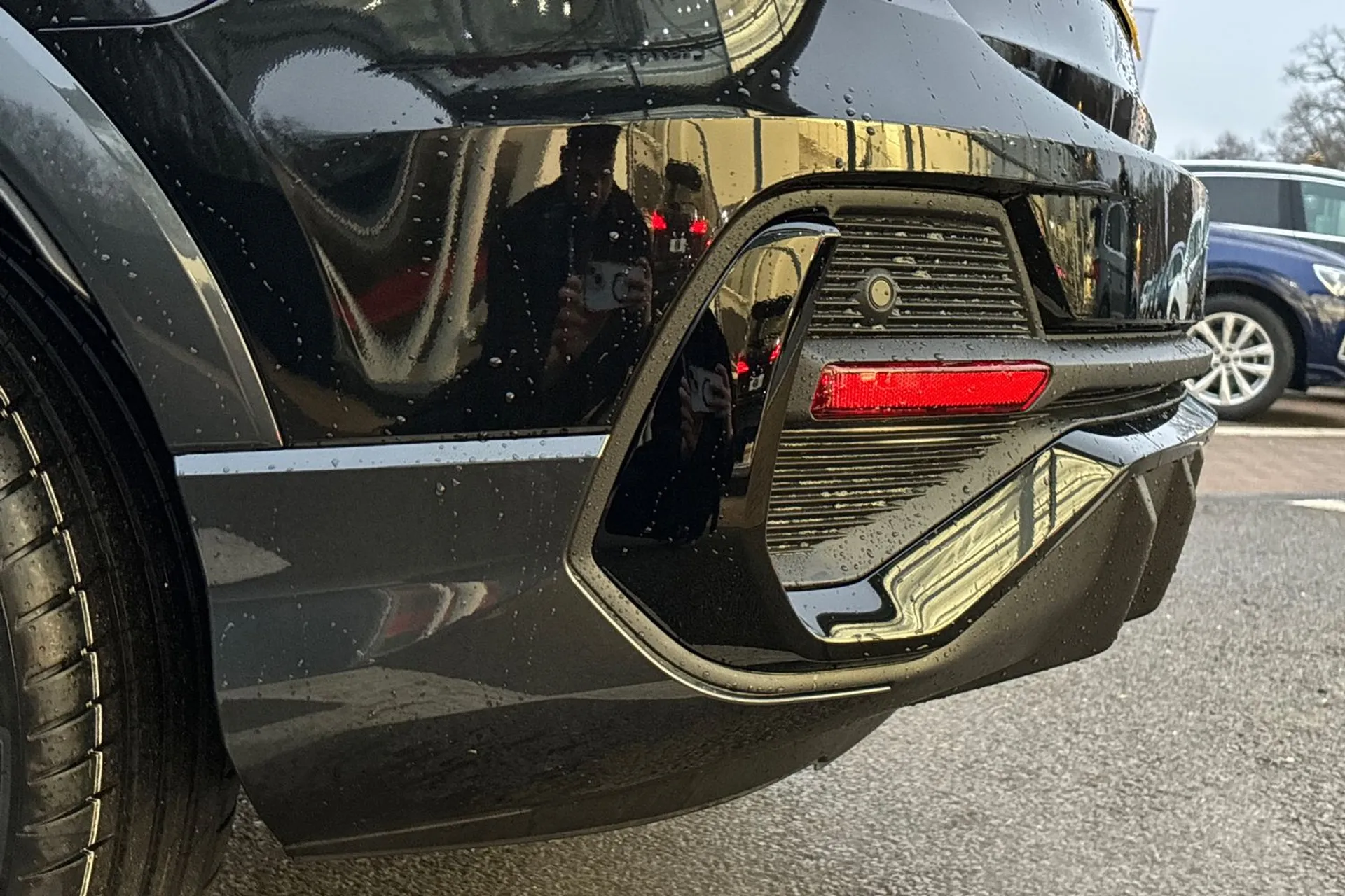 Audi Q3 thumbnail image number 16