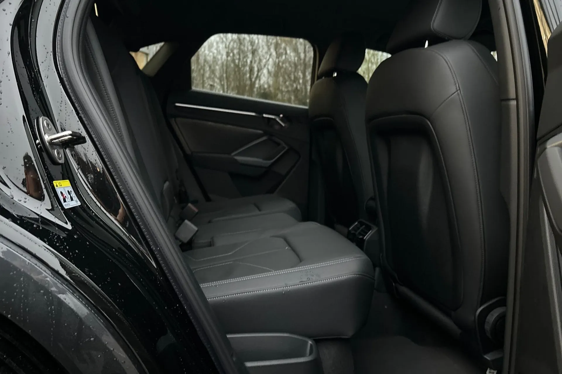 Audi Q3 thumbnail image number 21