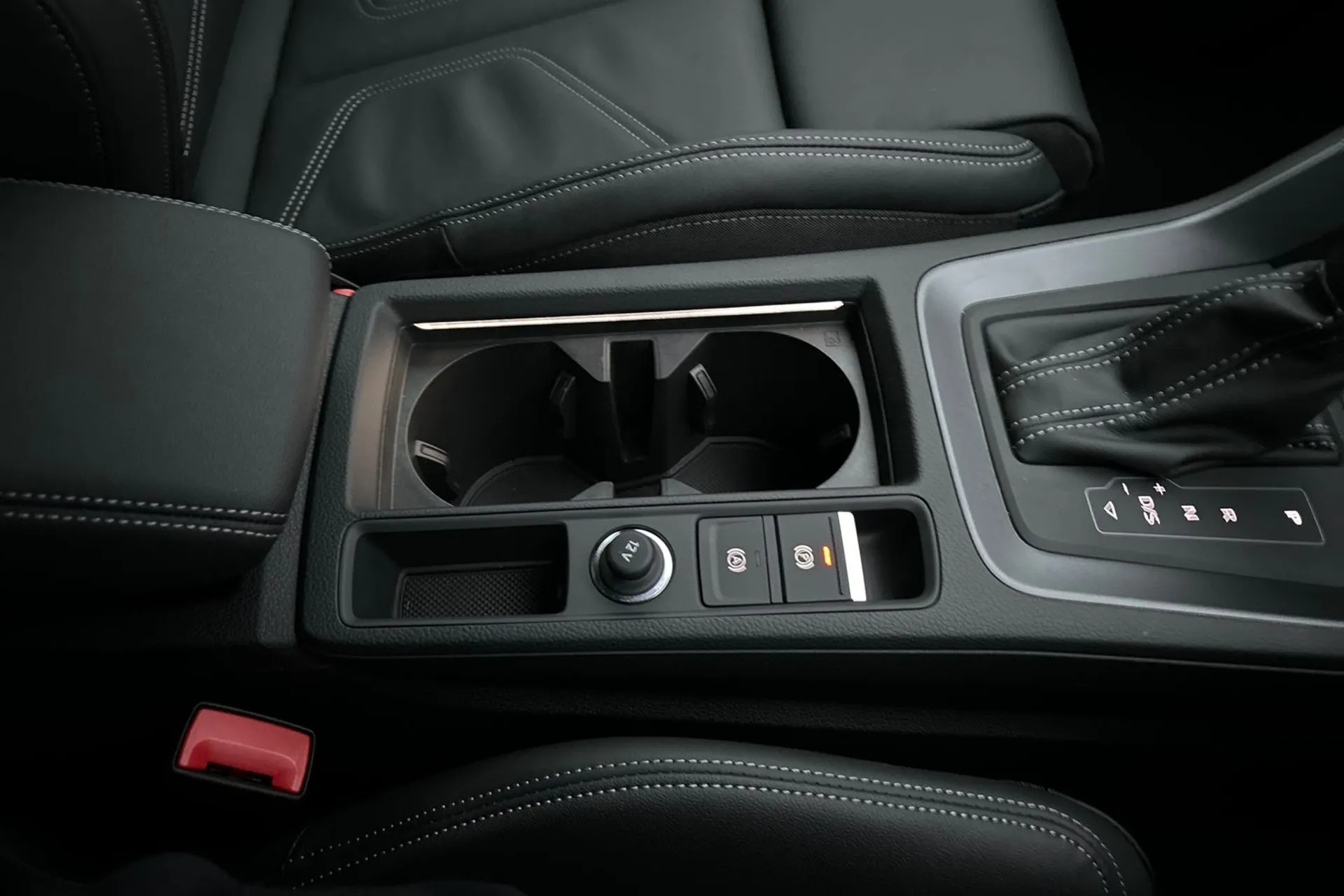 Audi Q3 thumbnail image number 41
