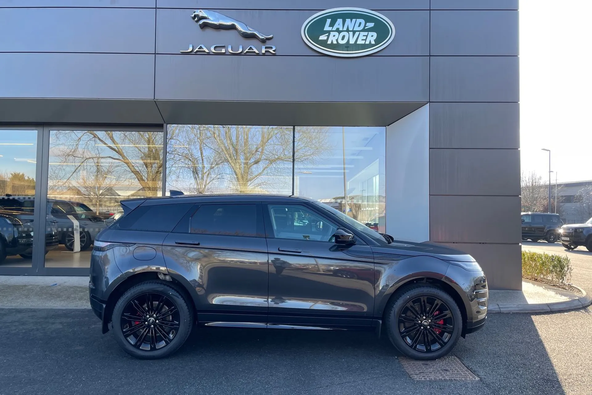 LAND ROVER RANGE ROVER EVOQUE thumbnail image number 2