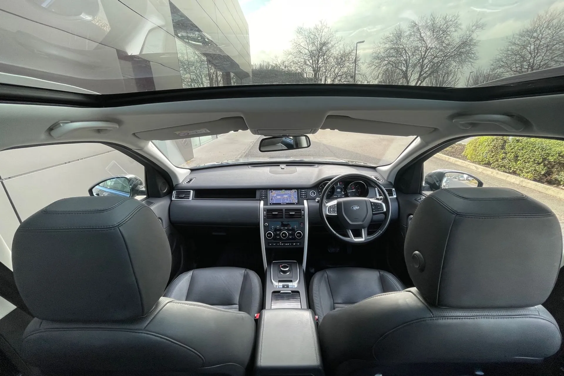 LAND ROVER DISCOVERY SPORT thumbnail image number 4