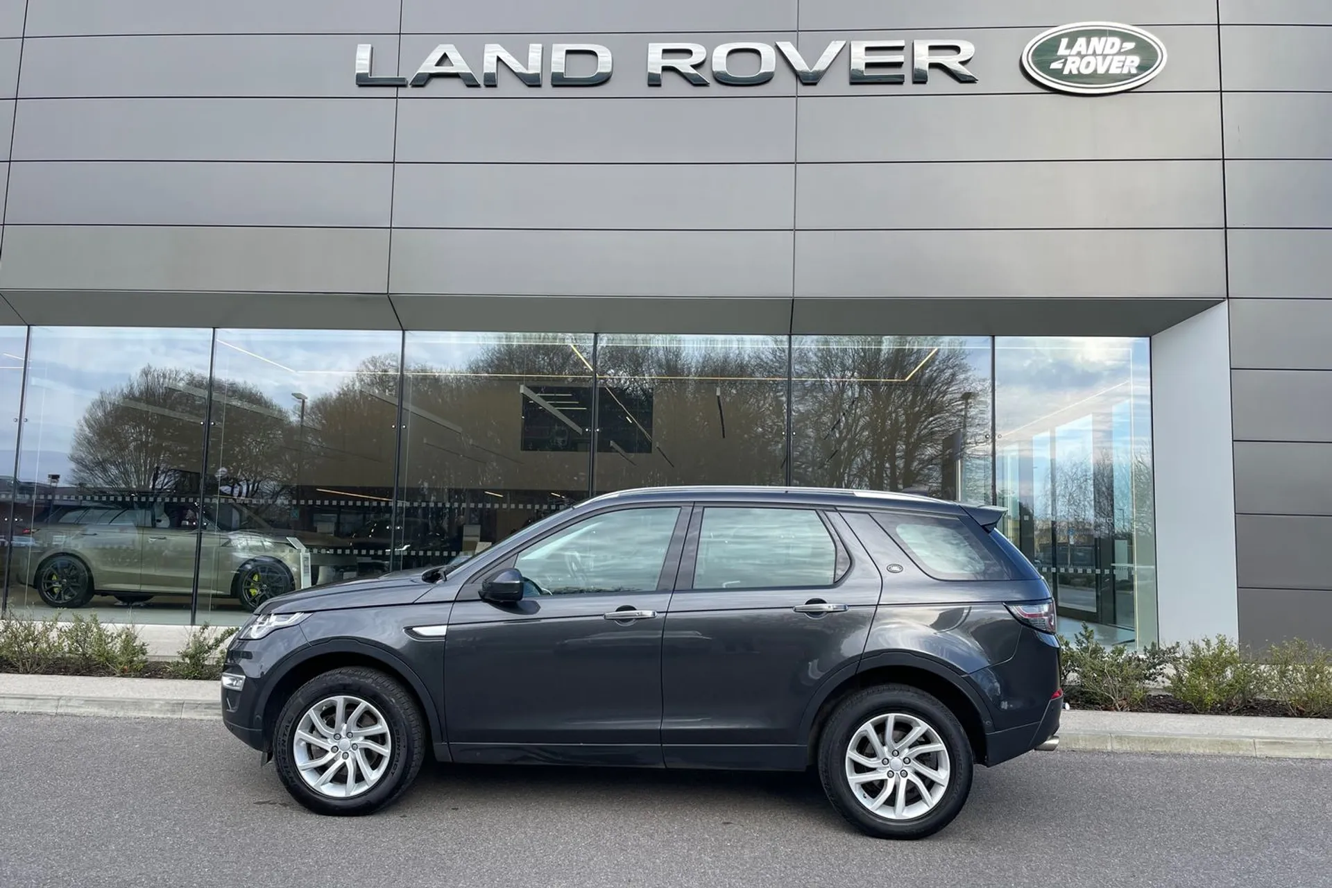 LAND ROVER DISCOVERY SPORT thumbnail image number 7
