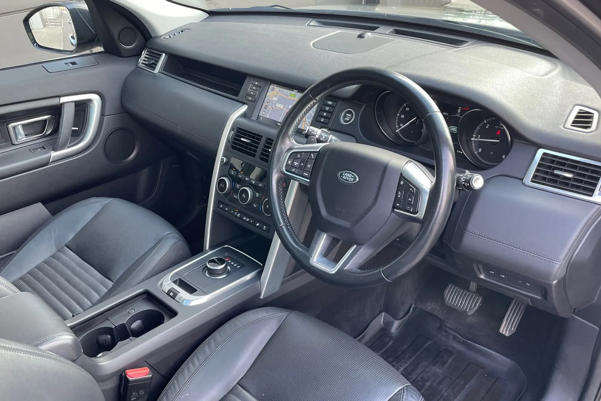 LAND ROVER DISCOVERY SPORT thumbnail image number 36