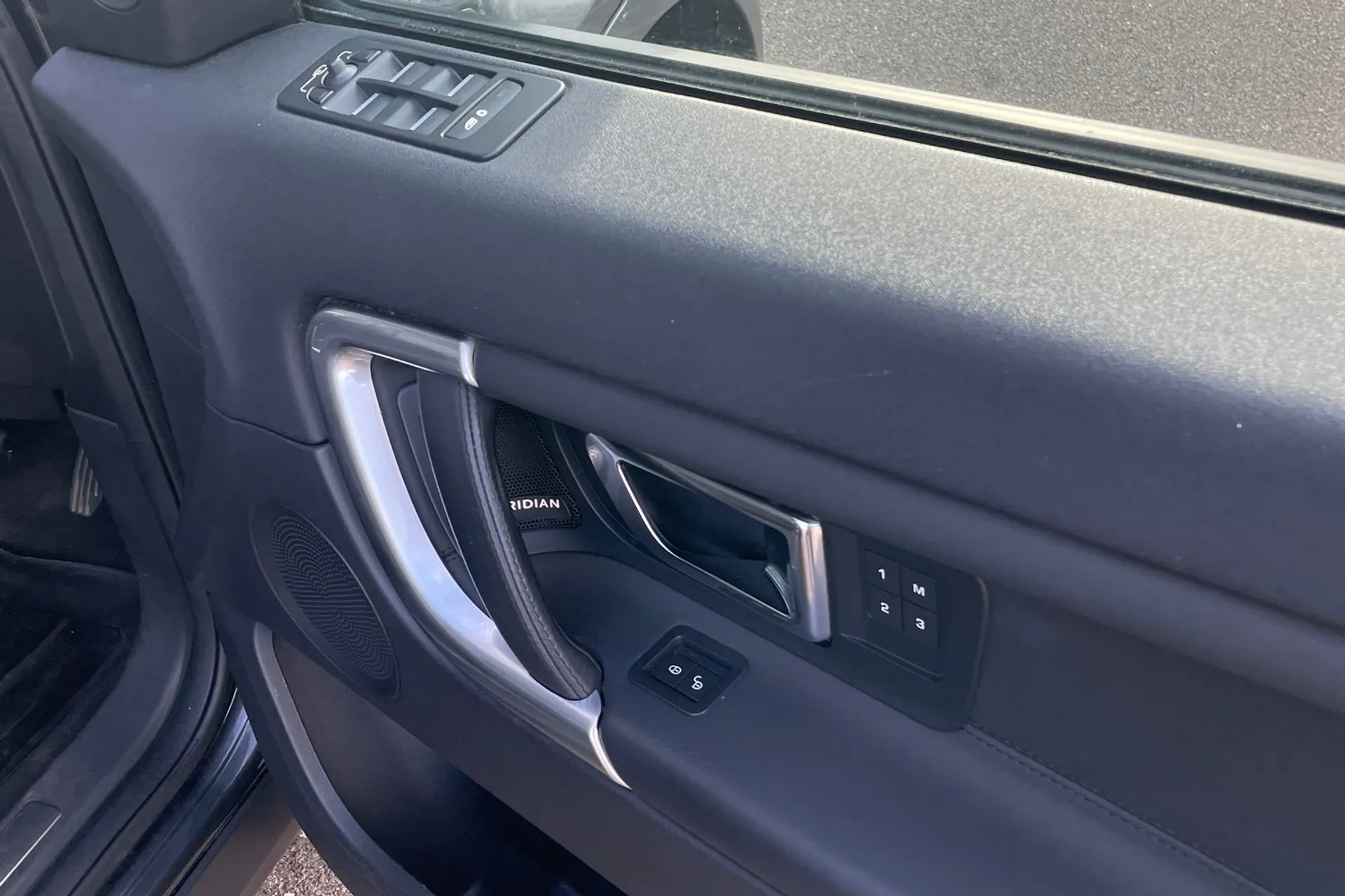 LAND ROVER DISCOVERY SPORT thumbnail image number 46
