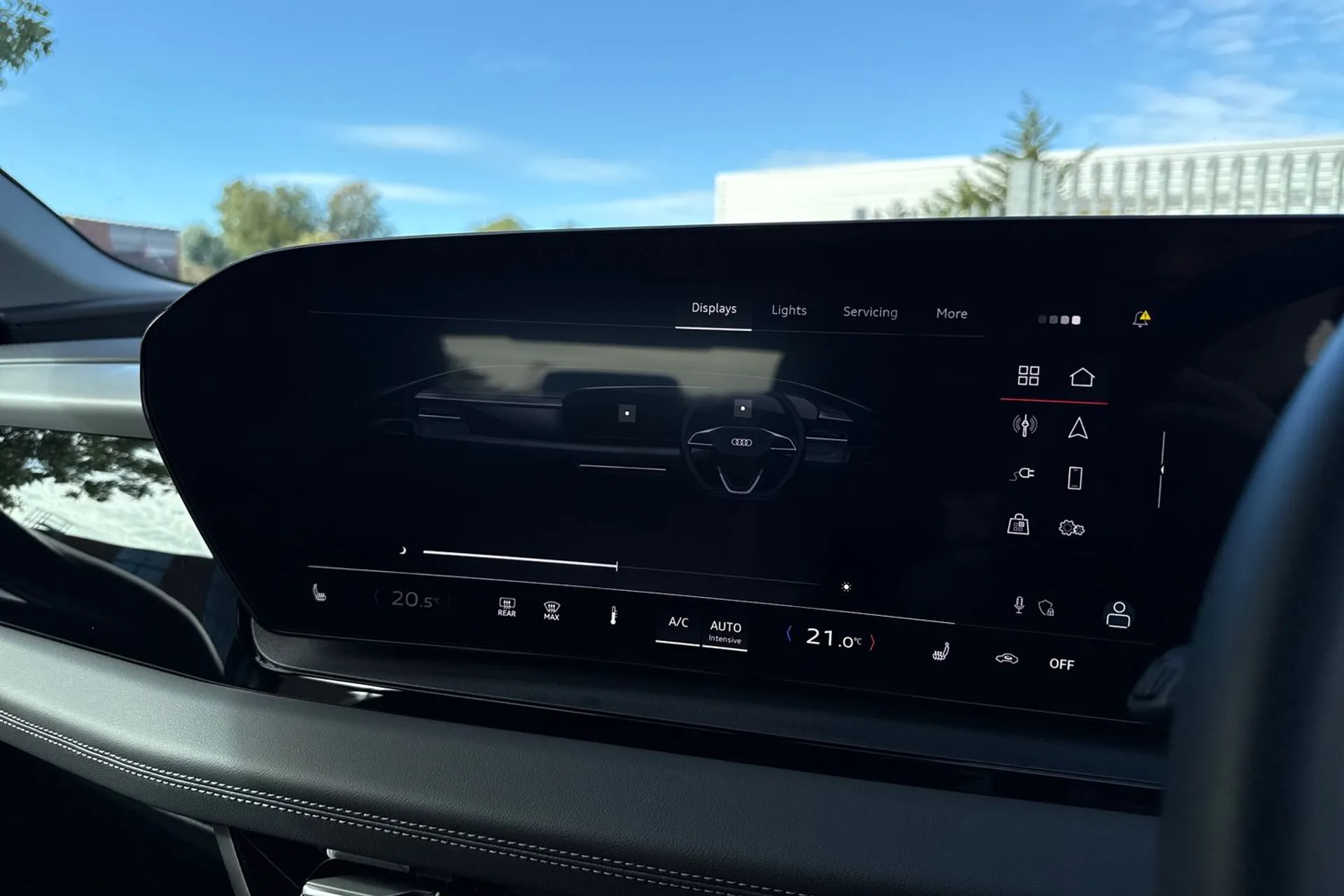 Audi Q6 thumbnail image number 33