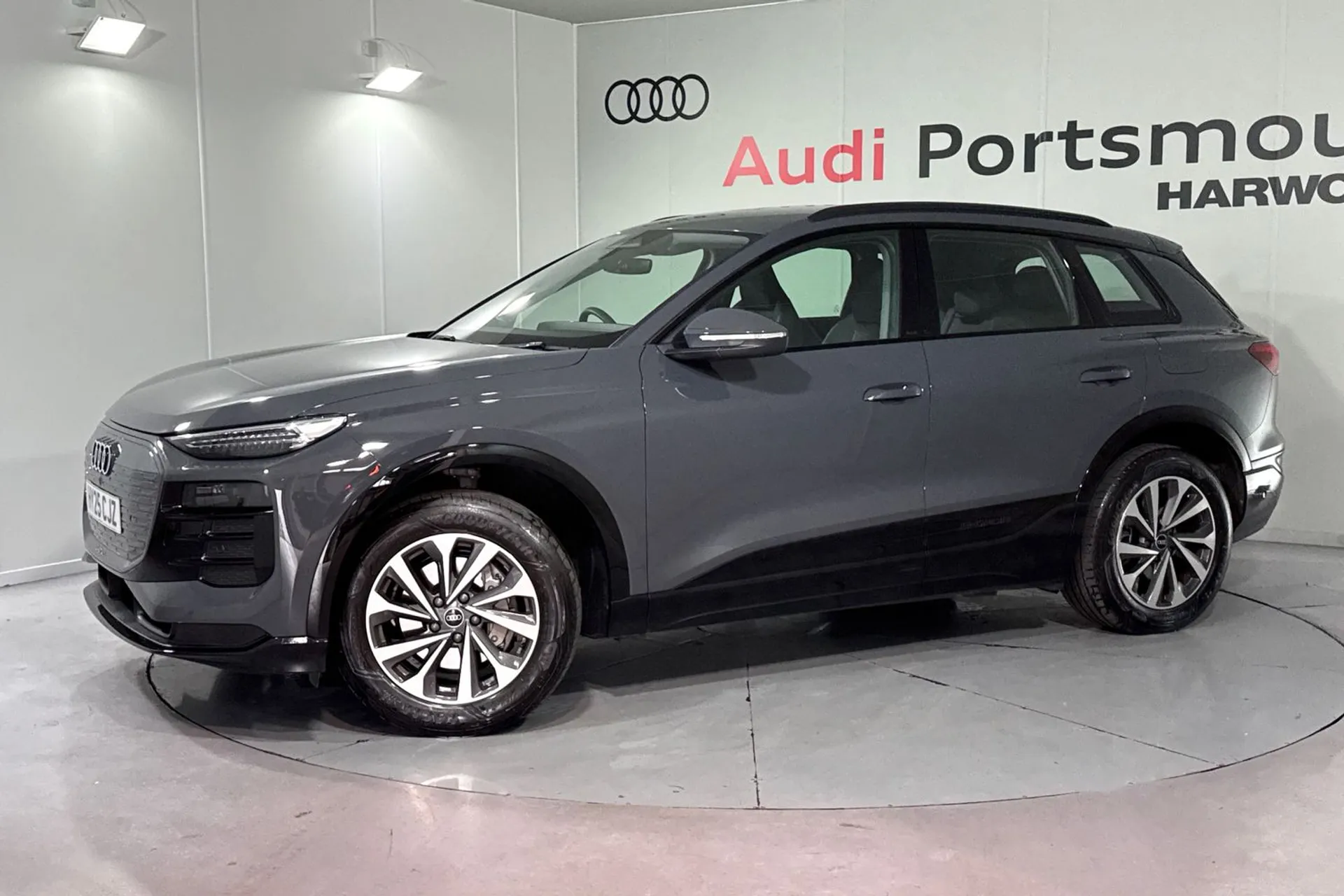 Audi Q6 thumbnail image number 5