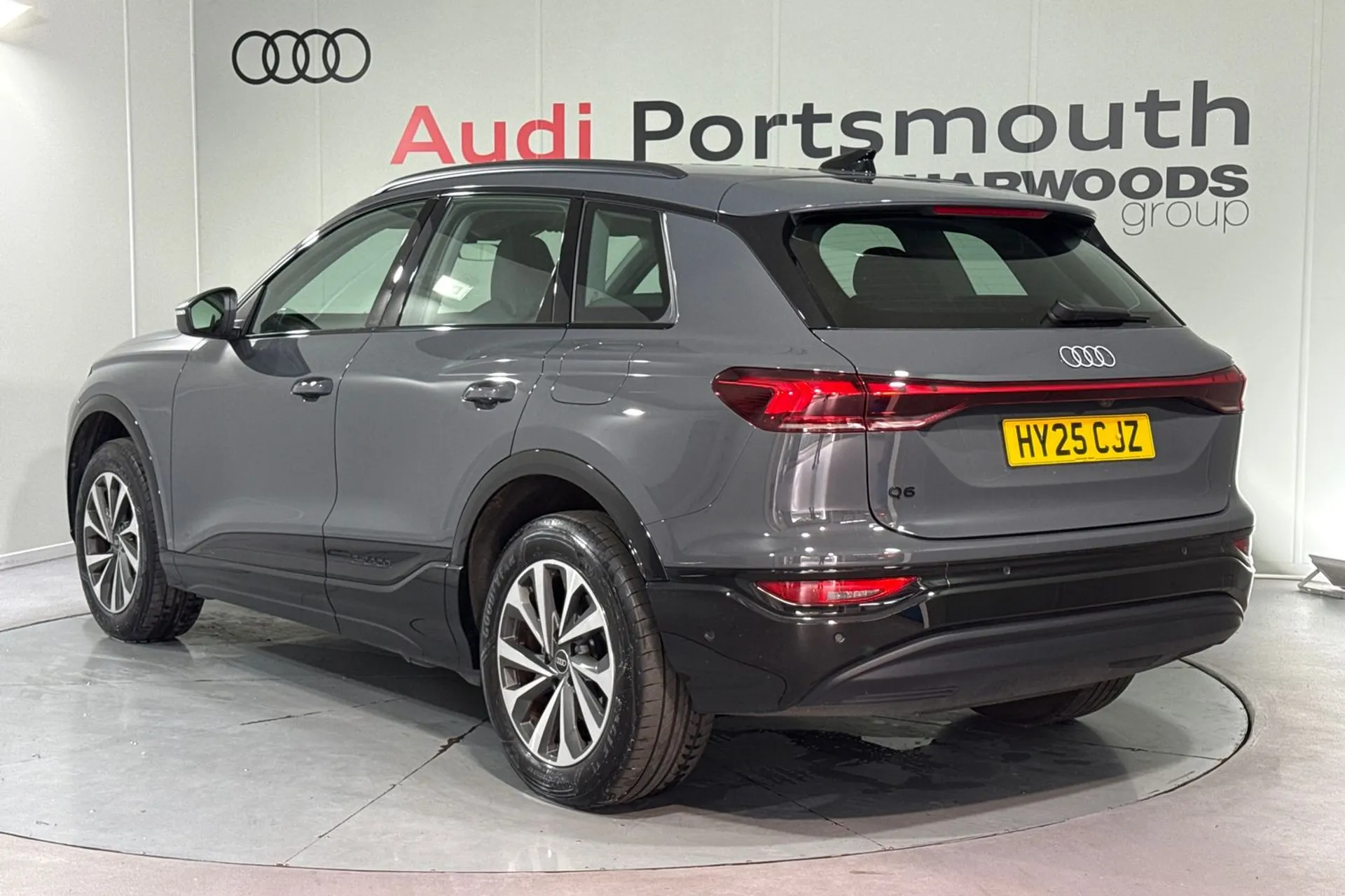 Audi Q6 thumbnail image number 8