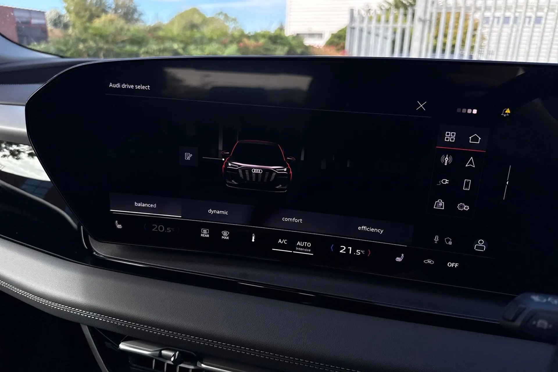 Audi Q6 thumbnail image number 32