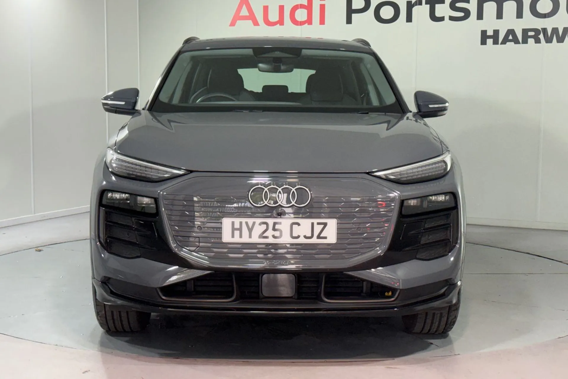 Audi Q6 thumbnail image number 6