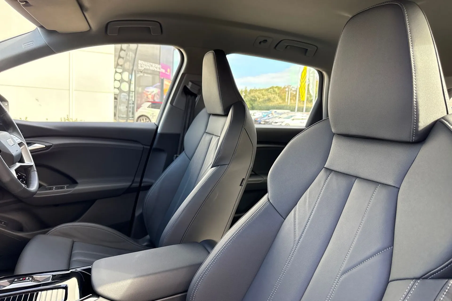 Audi Q6 thumbnail image number 29