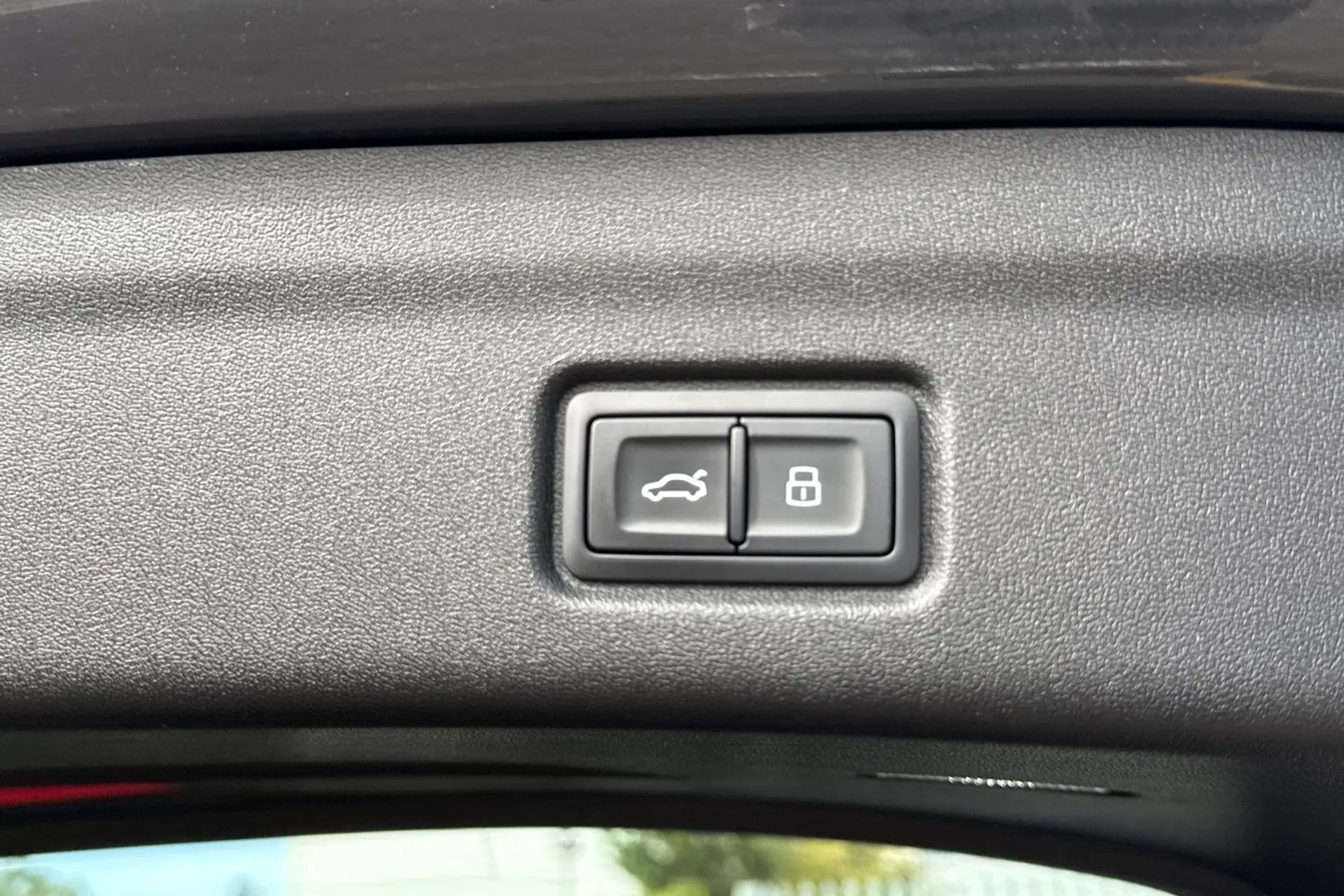 Audi Q6 thumbnail image number 20