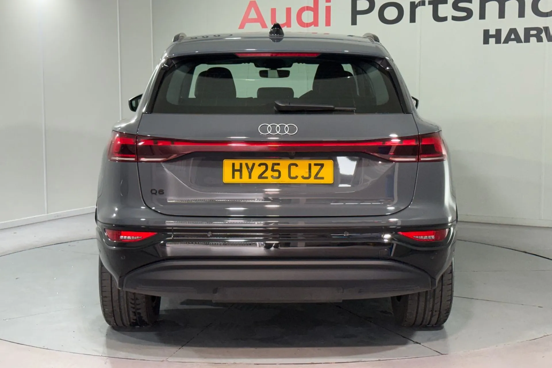 Audi Q6 thumbnail image number 7