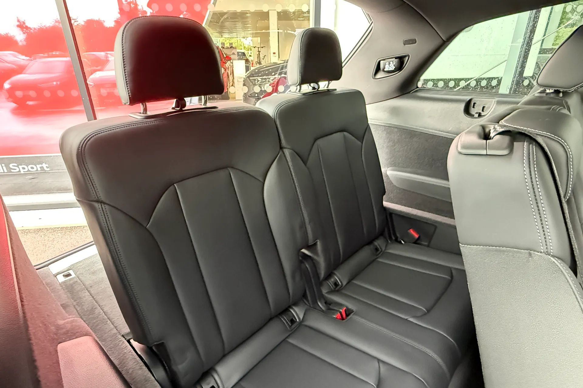 Audi Q7 thumbnail image number 28