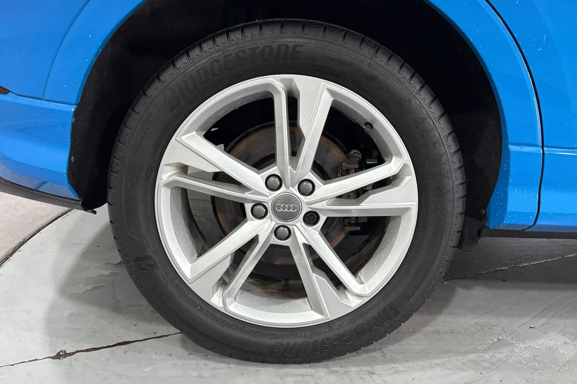Audi Q3 thumbnail image number 12