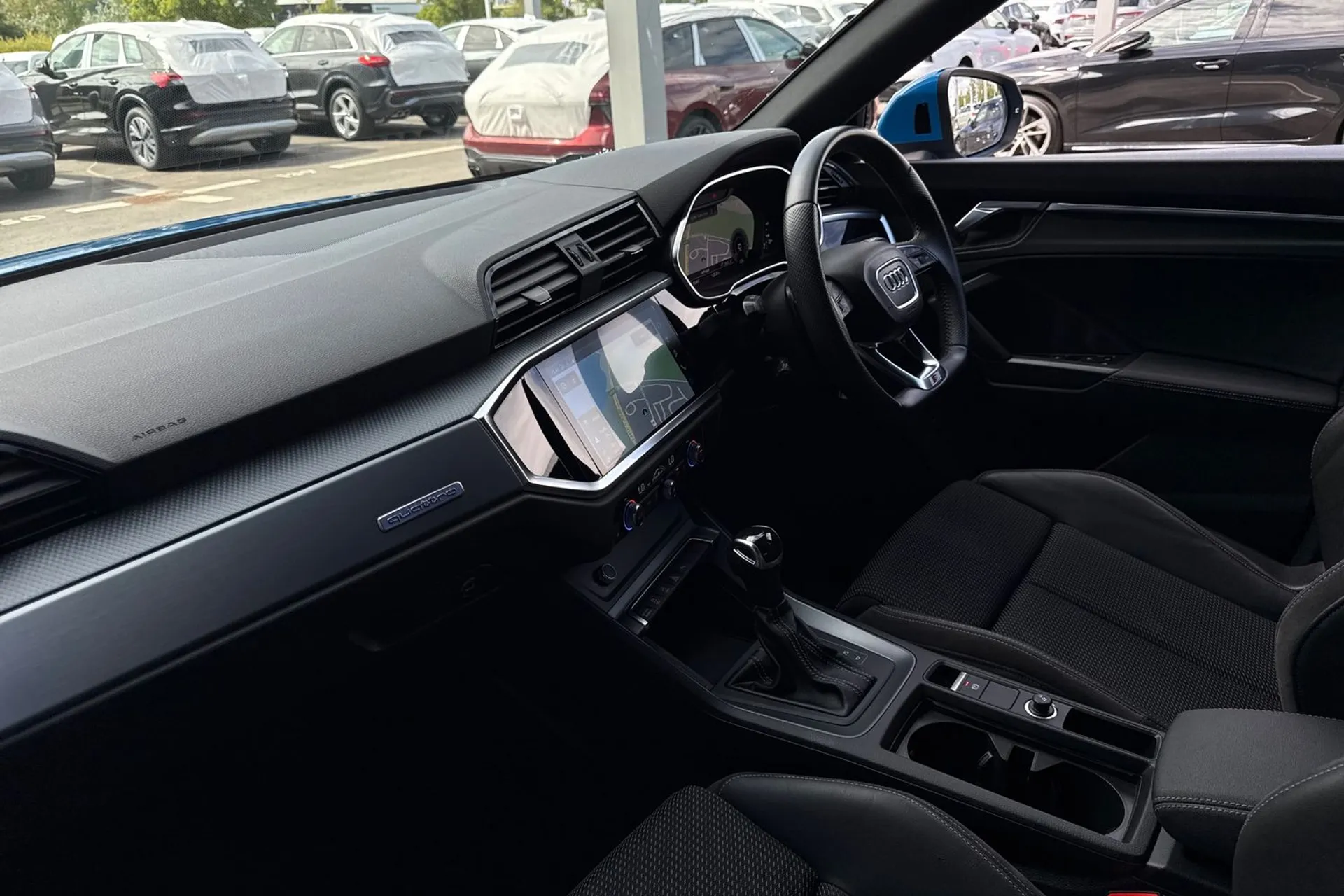 Audi Q3 thumbnail image number 26