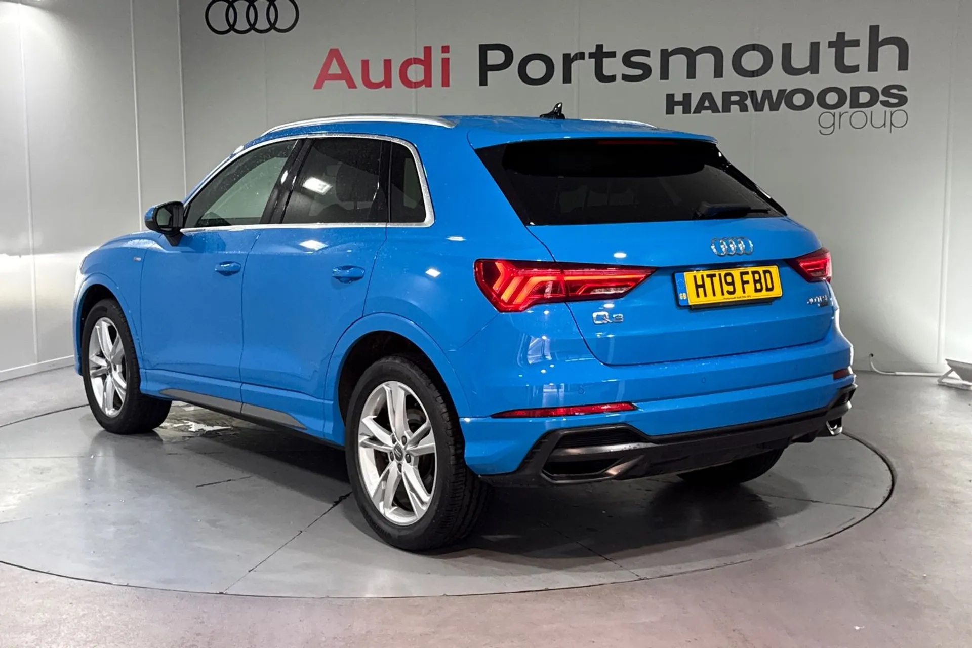Audi Q3 thumbnail image number 8