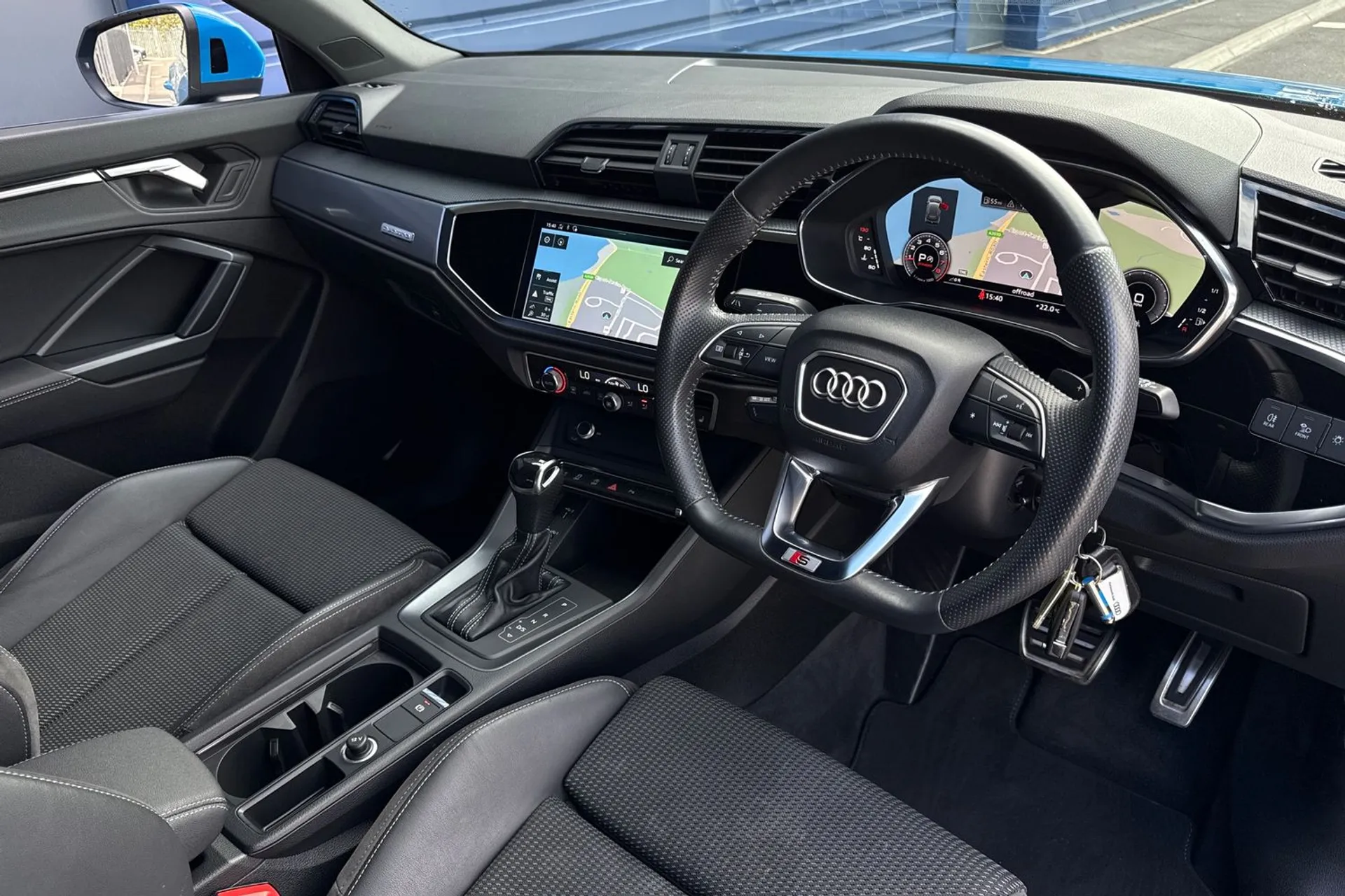 Audi Q3 thumbnail image number 25