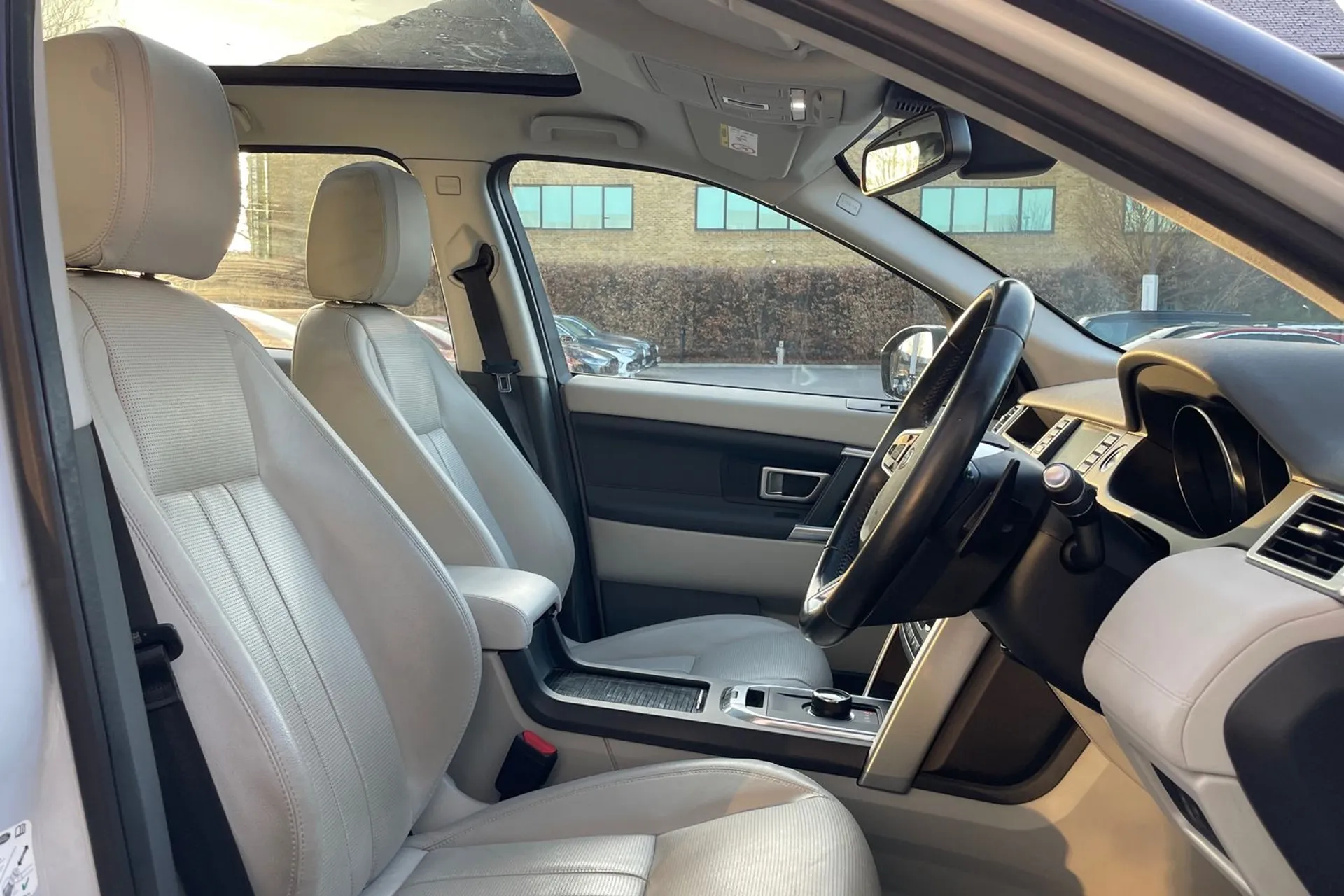 LAND ROVER DISCOVERY SPORT thumbnail image number 36