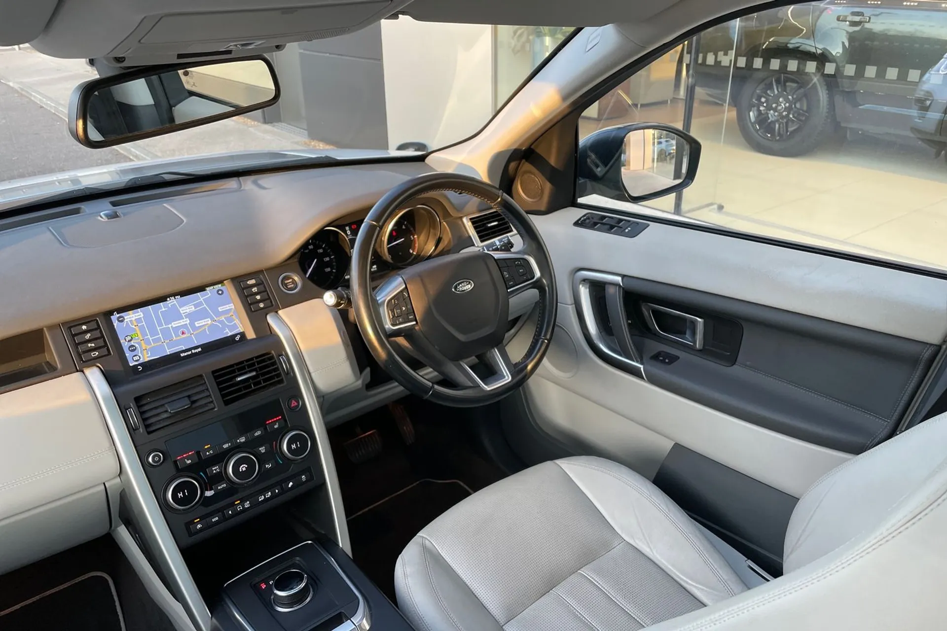LAND ROVER DISCOVERY SPORT thumbnail image number 24