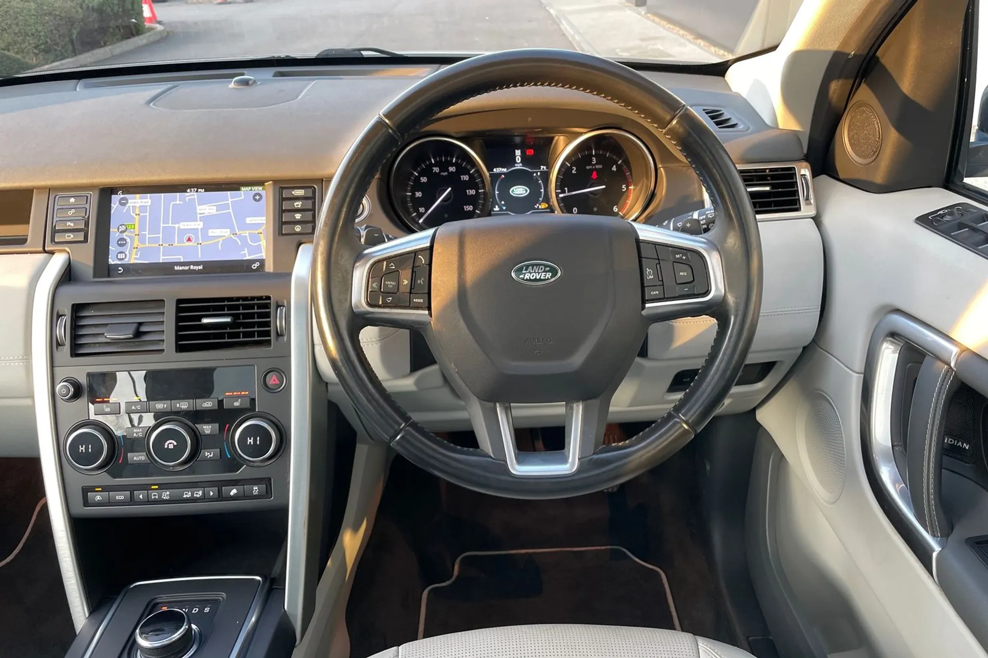 LAND ROVER DISCOVERY SPORT thumbnail image number 23