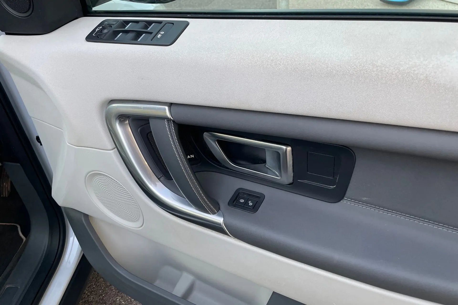 LAND ROVER DISCOVERY SPORT thumbnail image number 45