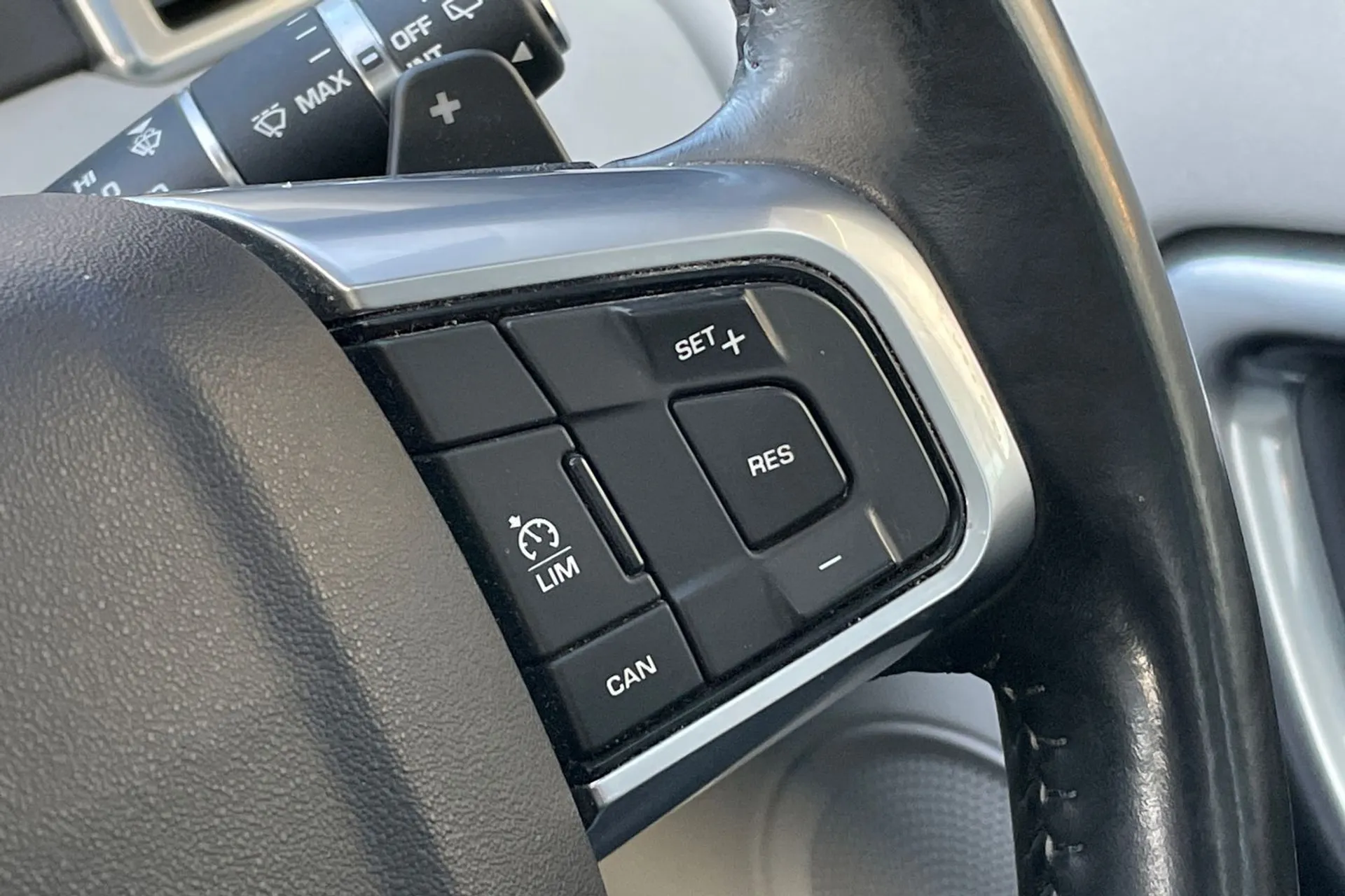 LAND ROVER DISCOVERY SPORT thumbnail image number 43