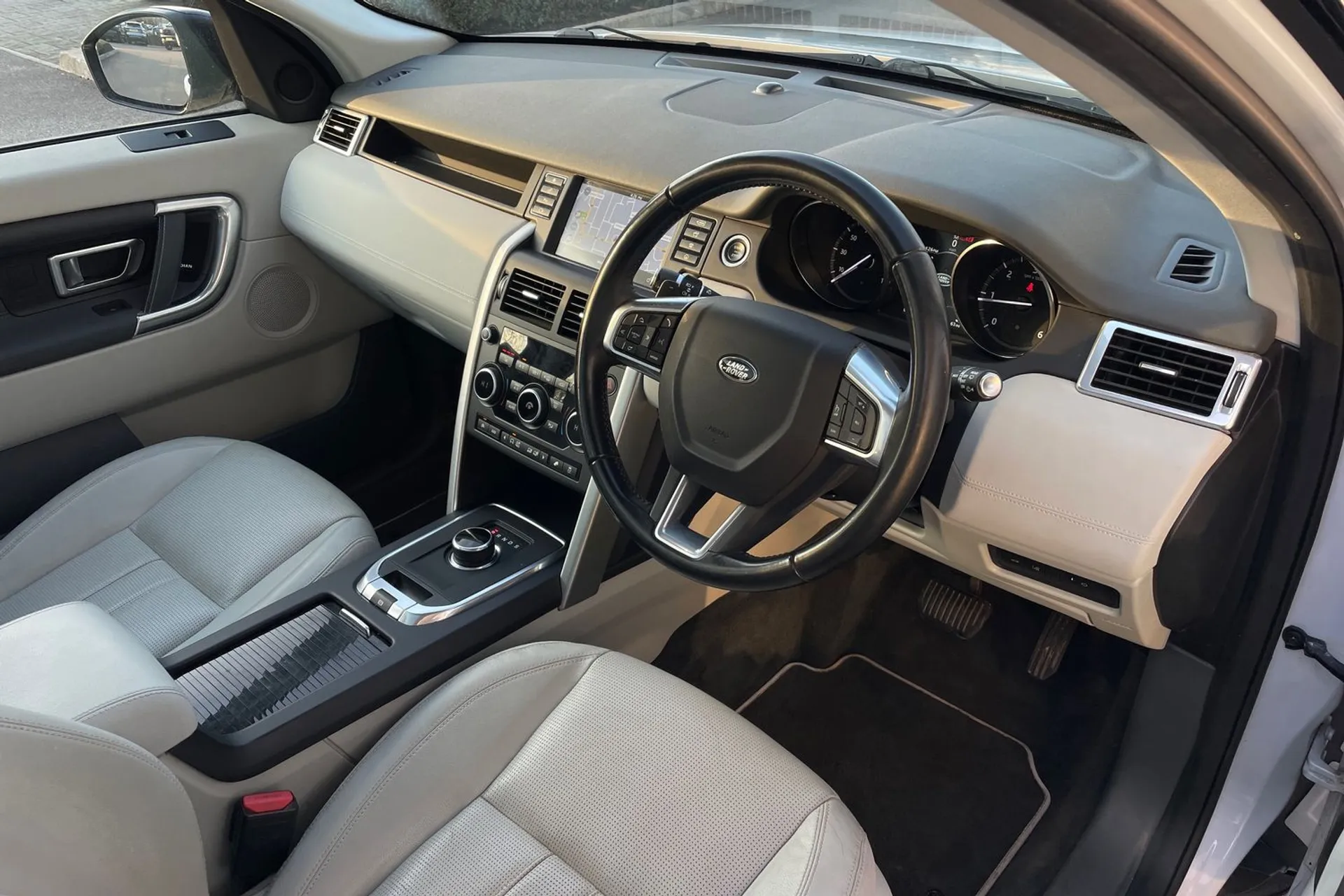 LAND ROVER DISCOVERY SPORT thumbnail image number 37