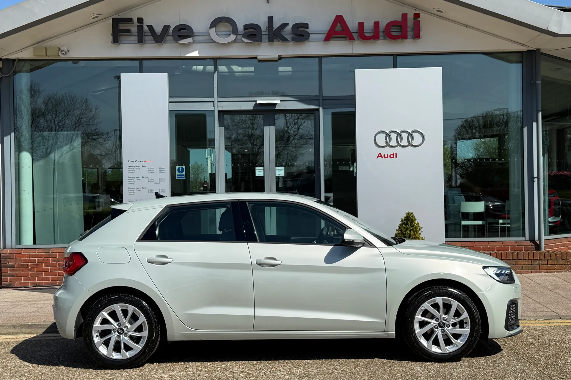 Audi A1 thumbnail image number 2