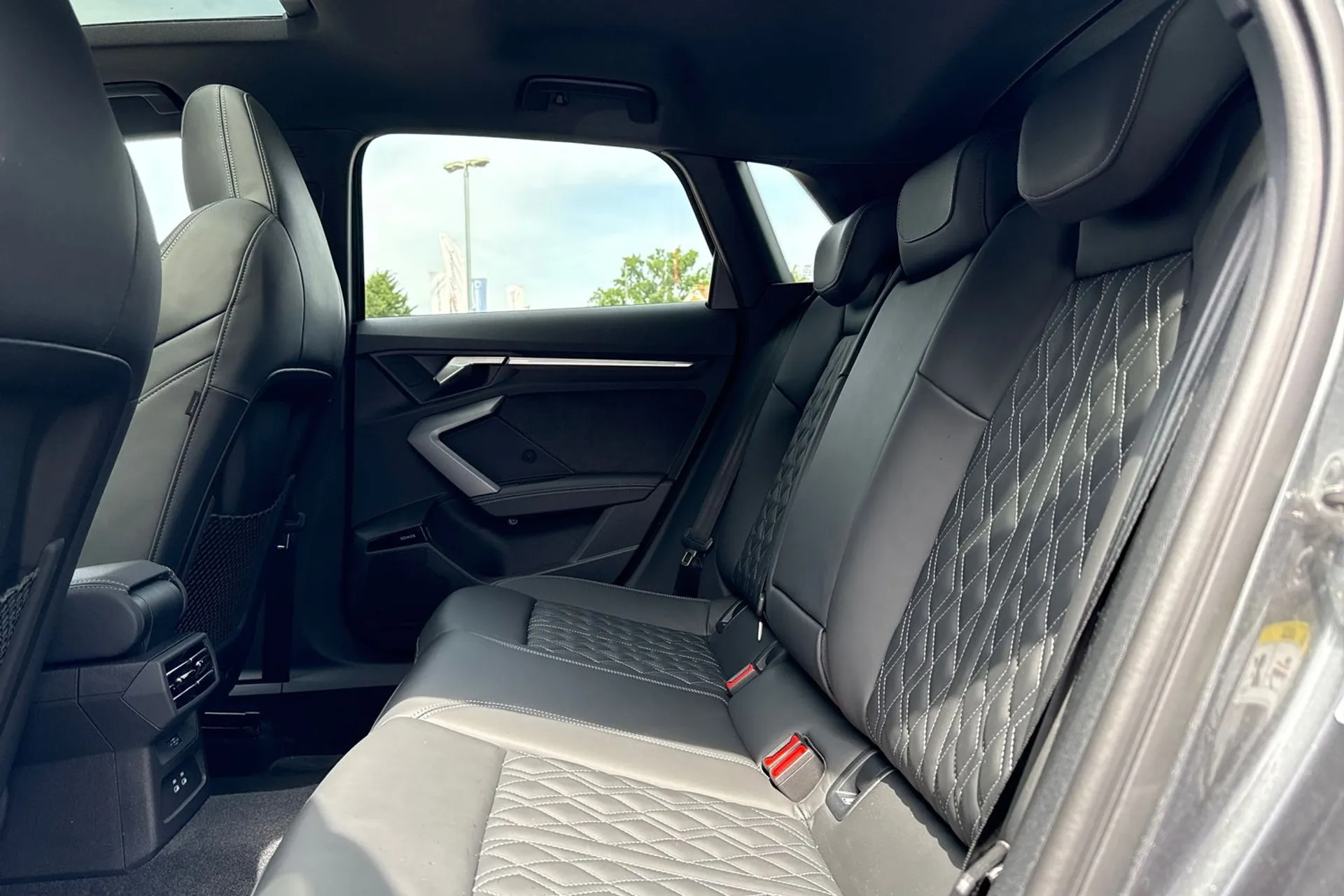 Audi S3 thumbnail image number 30