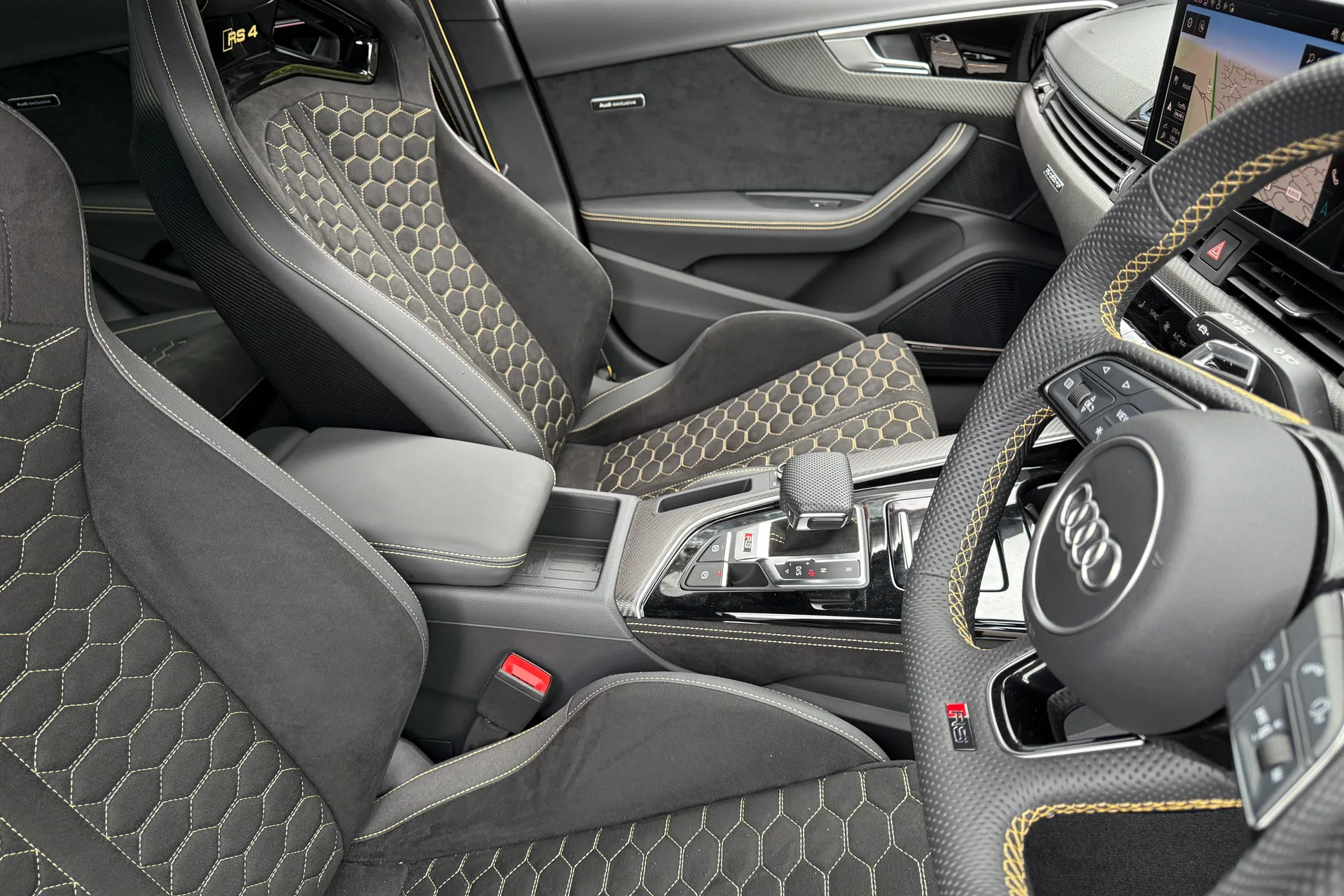 Audi RS4 thumbnail image number 39