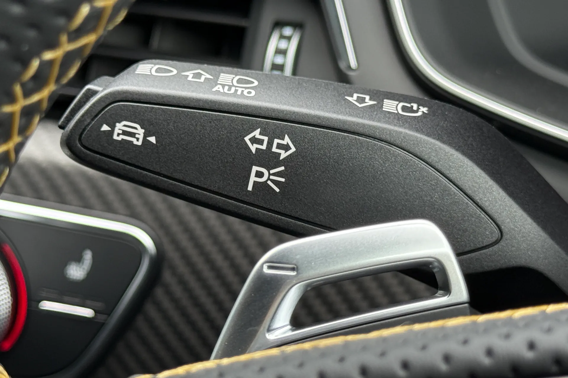 Audi RS4 thumbnail image number 59