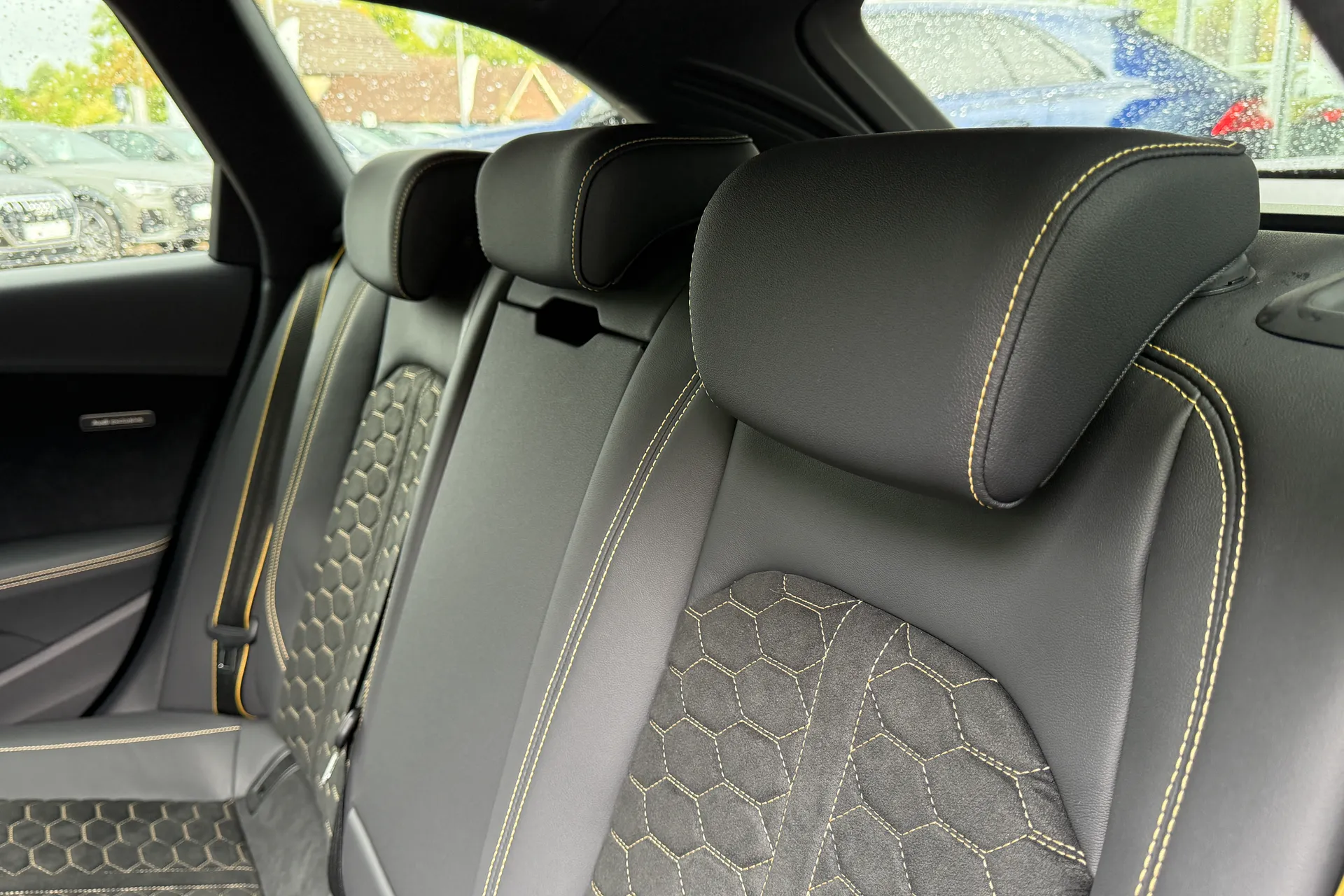 Audi RS4 thumbnail image number 34