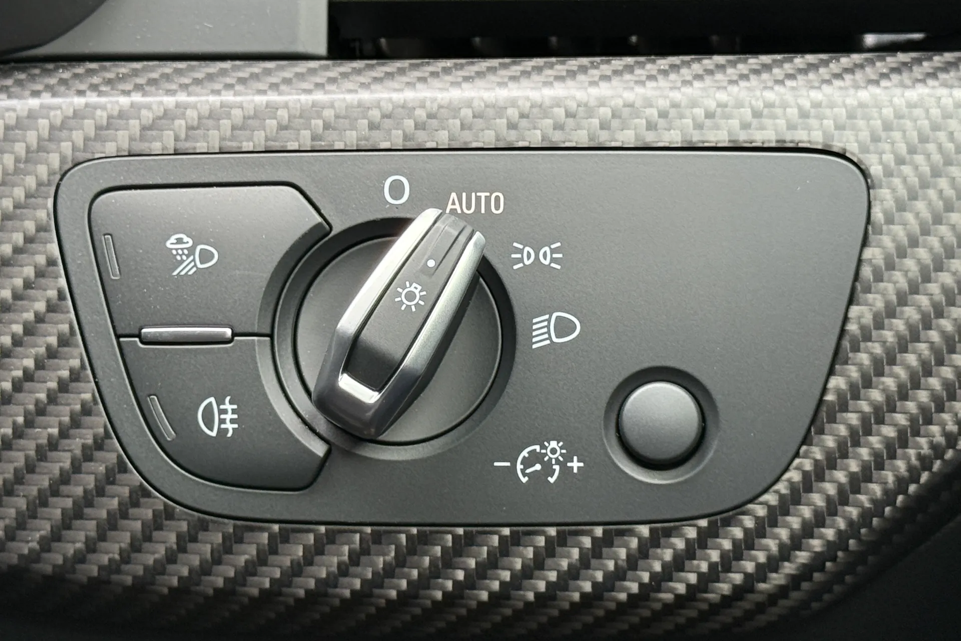 Audi RS4 thumbnail image number 63