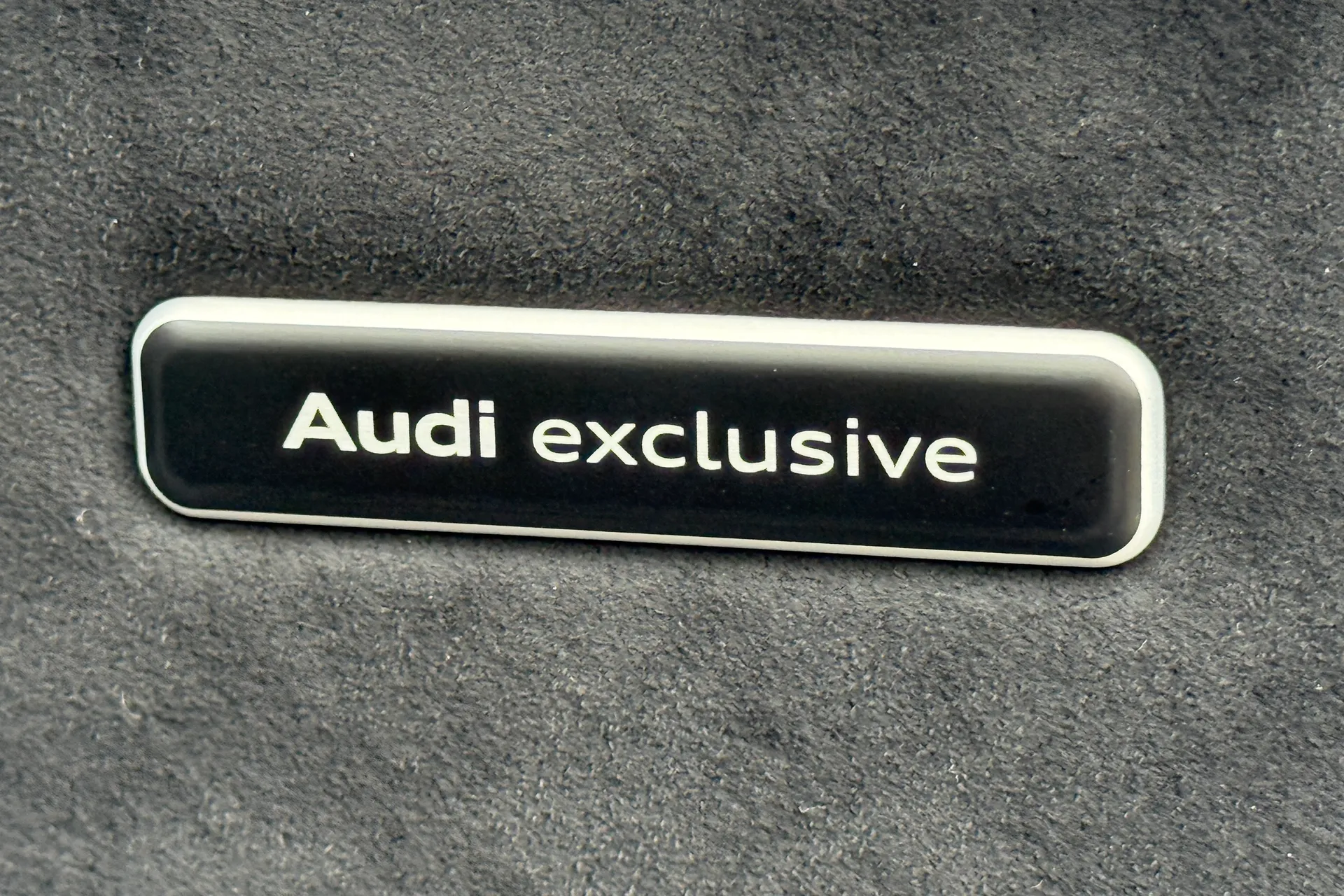 Audi RS4 thumbnail image number 38