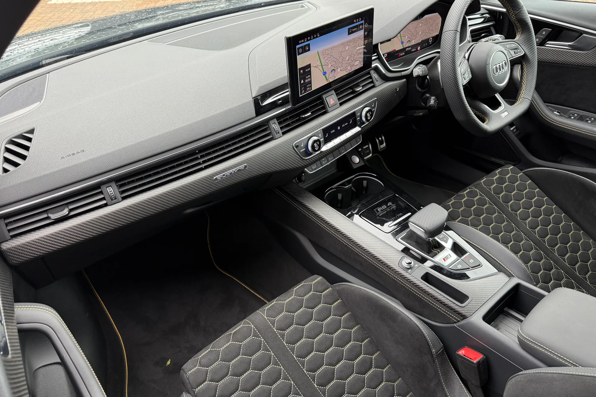 Audi RS4 thumbnail image number 17