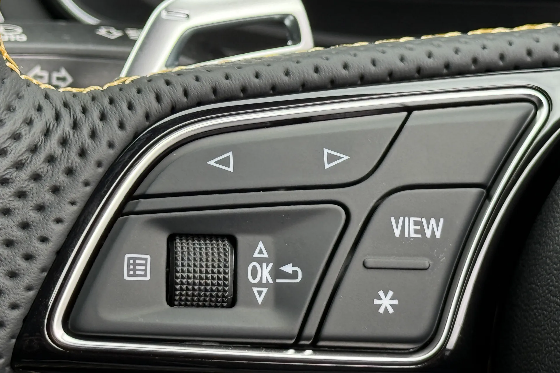 Audi RS4 thumbnail image number 56