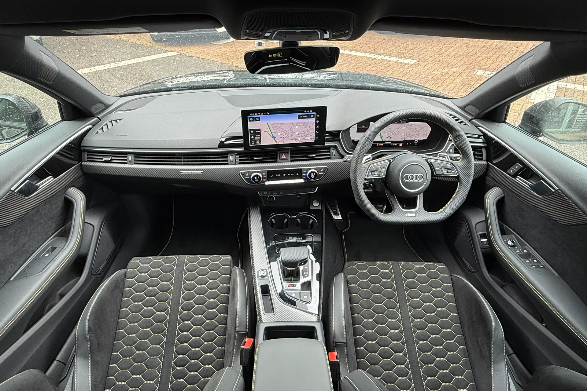 Audi RS4 thumbnail image number 3