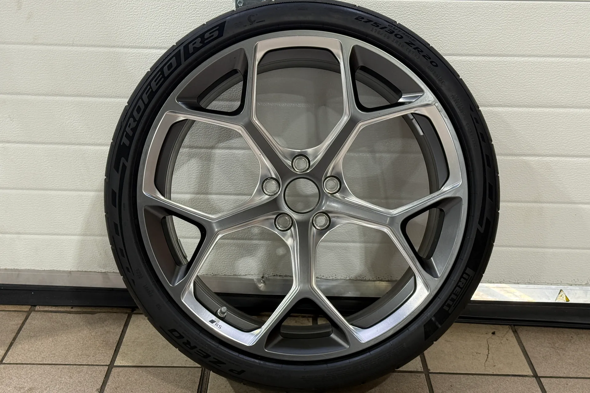 Audi RS4 thumbnail image number 64