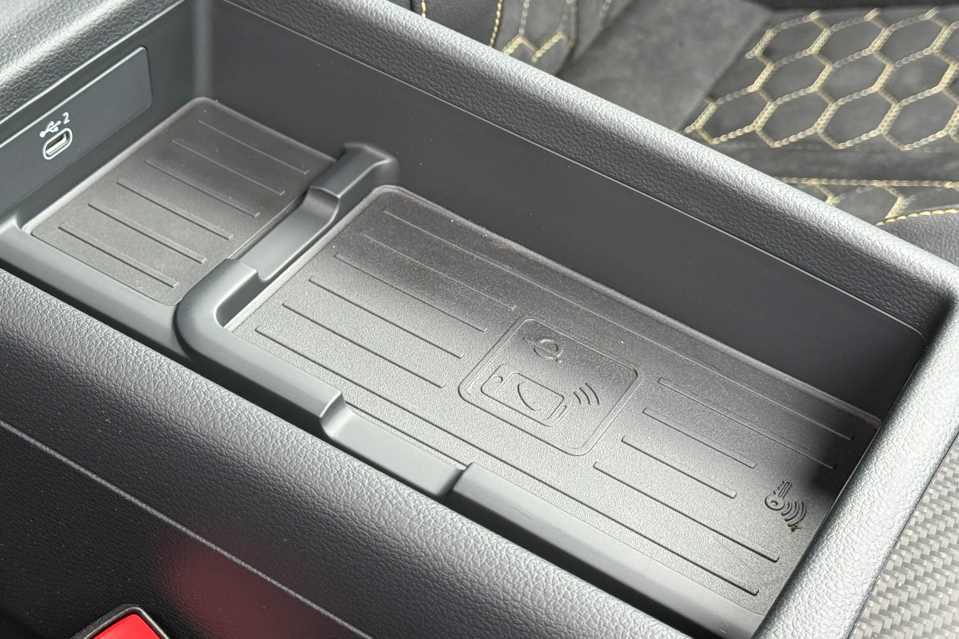 Audi RS4 thumbnail image number 40