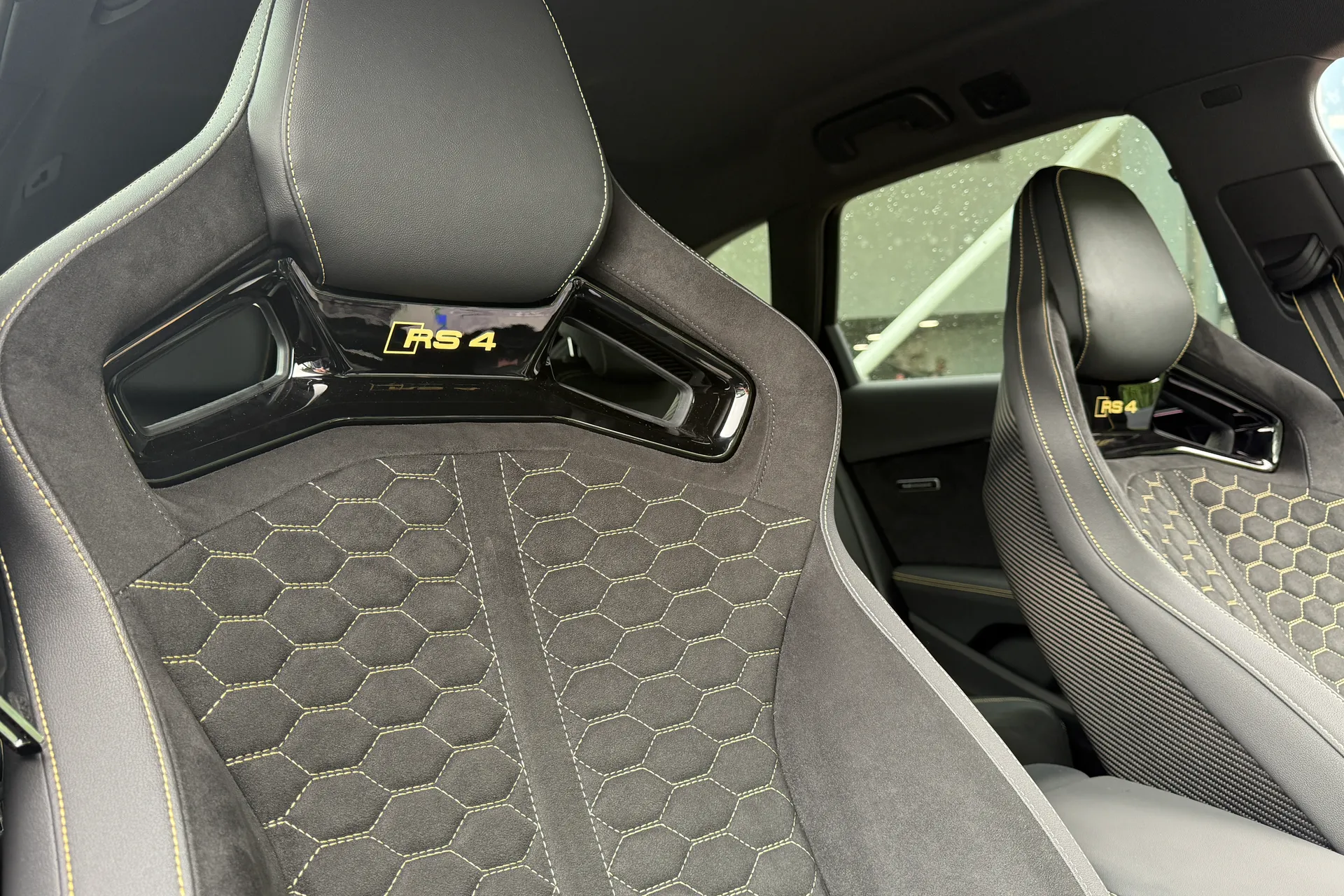 Audi RS4 thumbnail image number 46