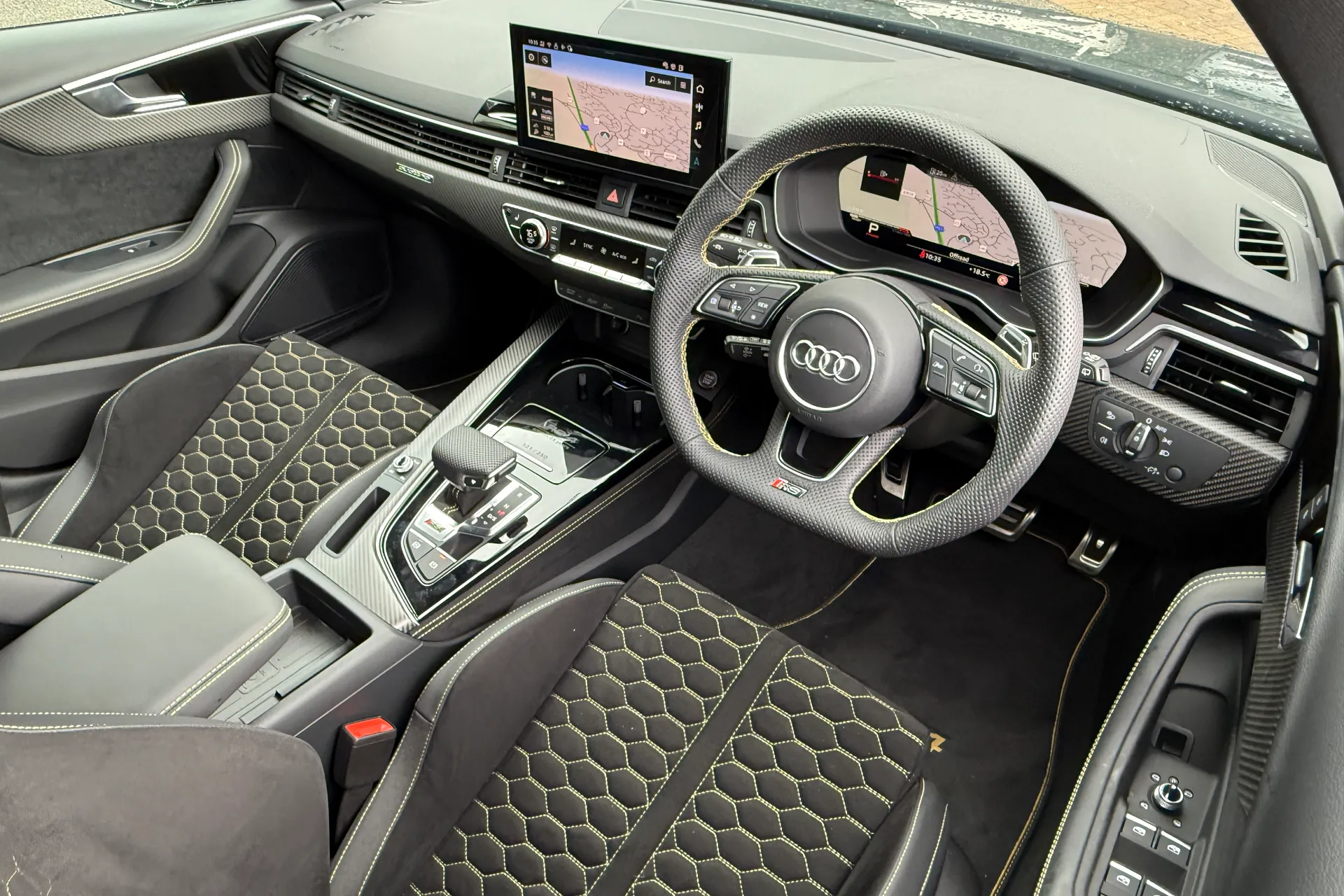 Audi RS4 thumbnail image number 13